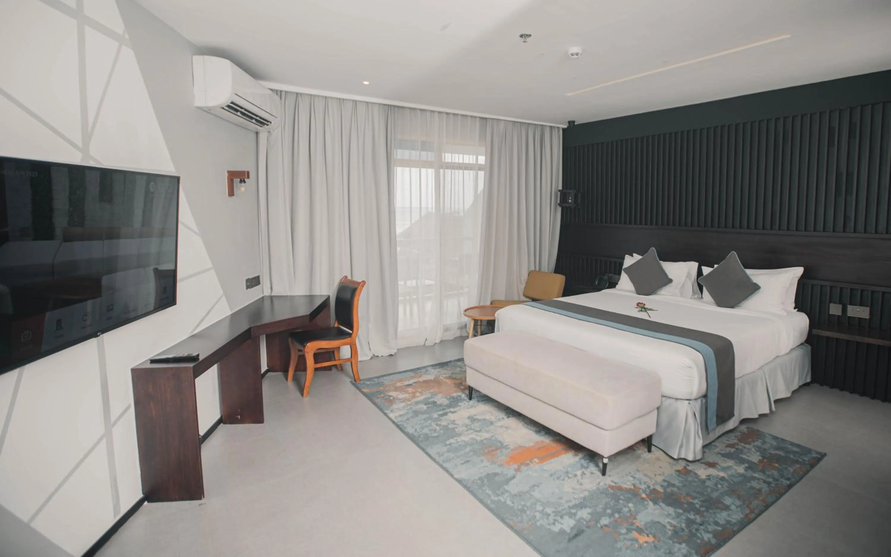 Bedroom, Bed in Giraffe Beach Hotel