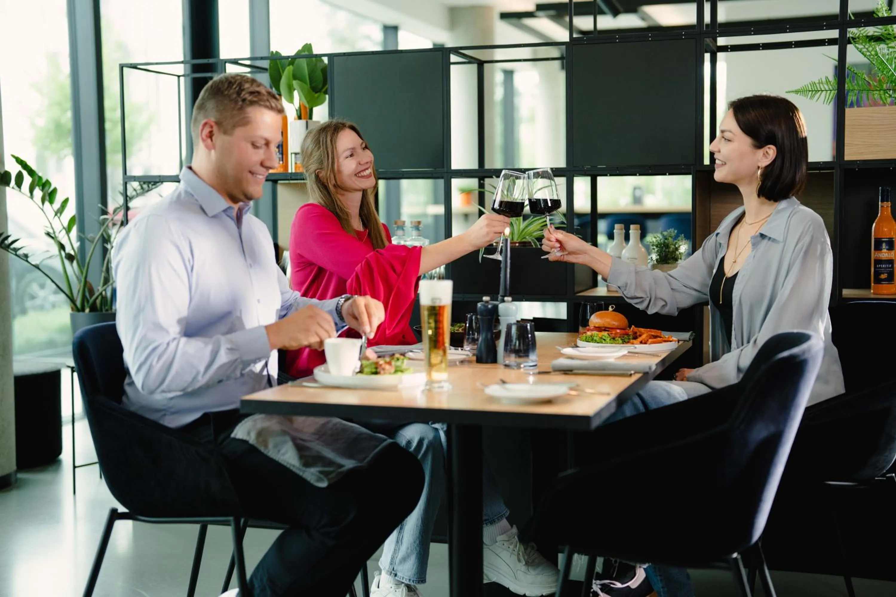 Restaurant/places to eat in GREFIS Hotel München-Gräfelfing