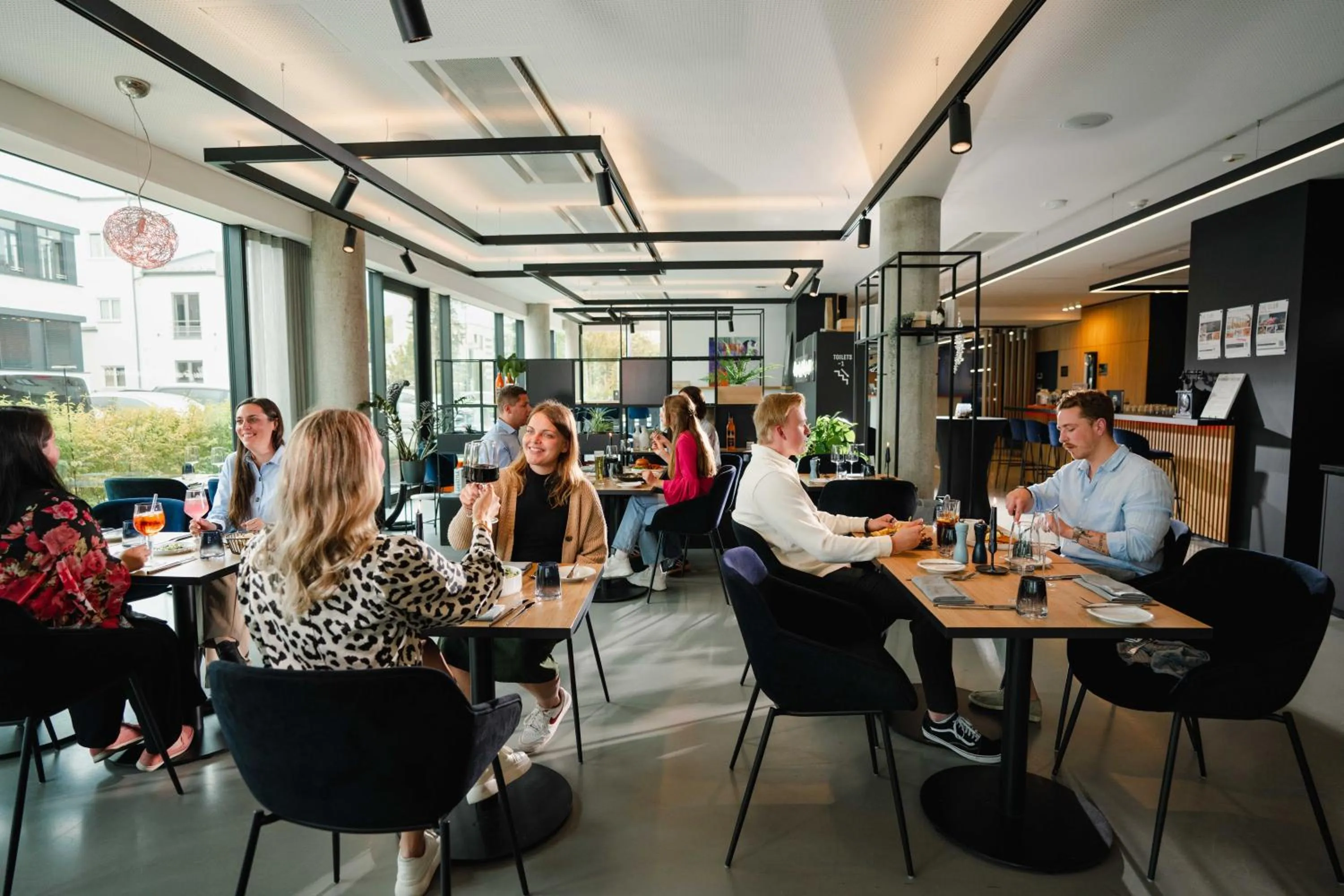 Restaurant/places to eat in GREFIS Hotel München-Gräfelfing