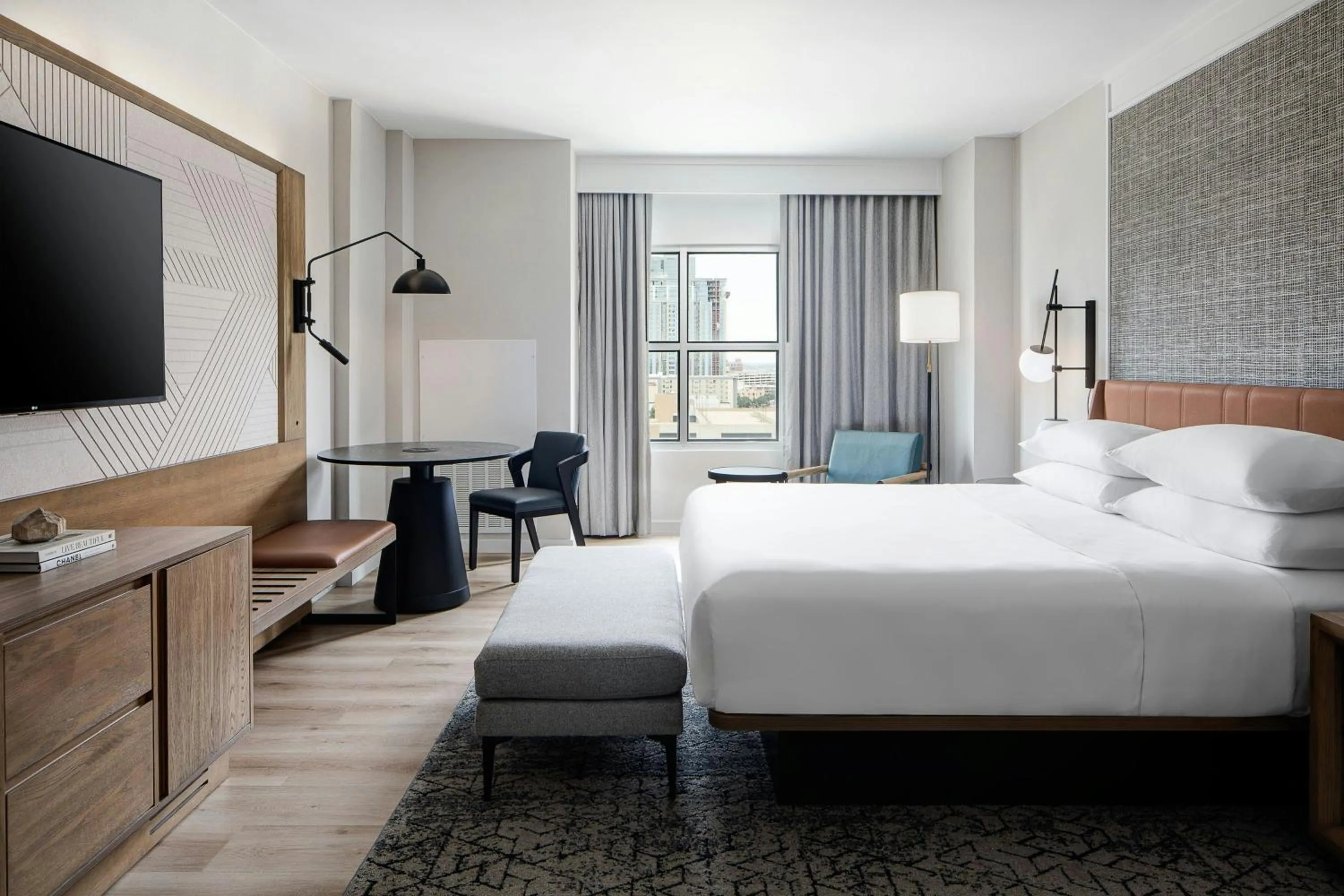 Bedroom, Bed in Sheraton Fort Worth Downtown Hotel