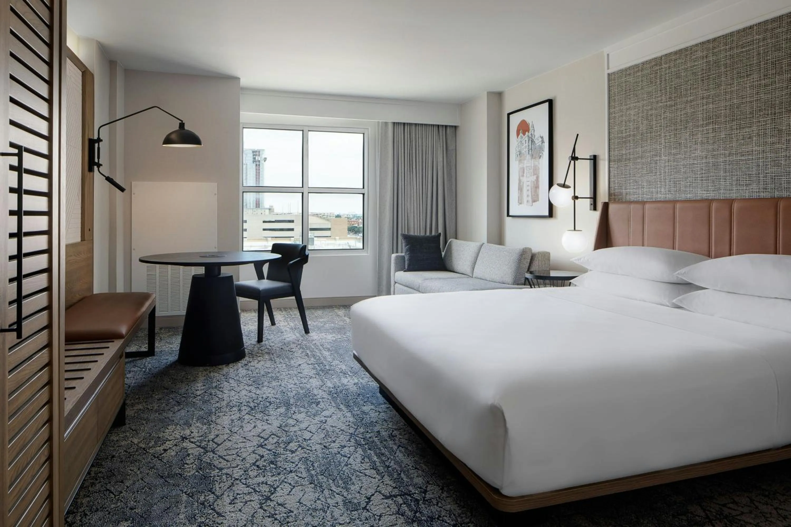 Photo of the whole room, Bed in Sheraton Fort Worth Downtown Hotel