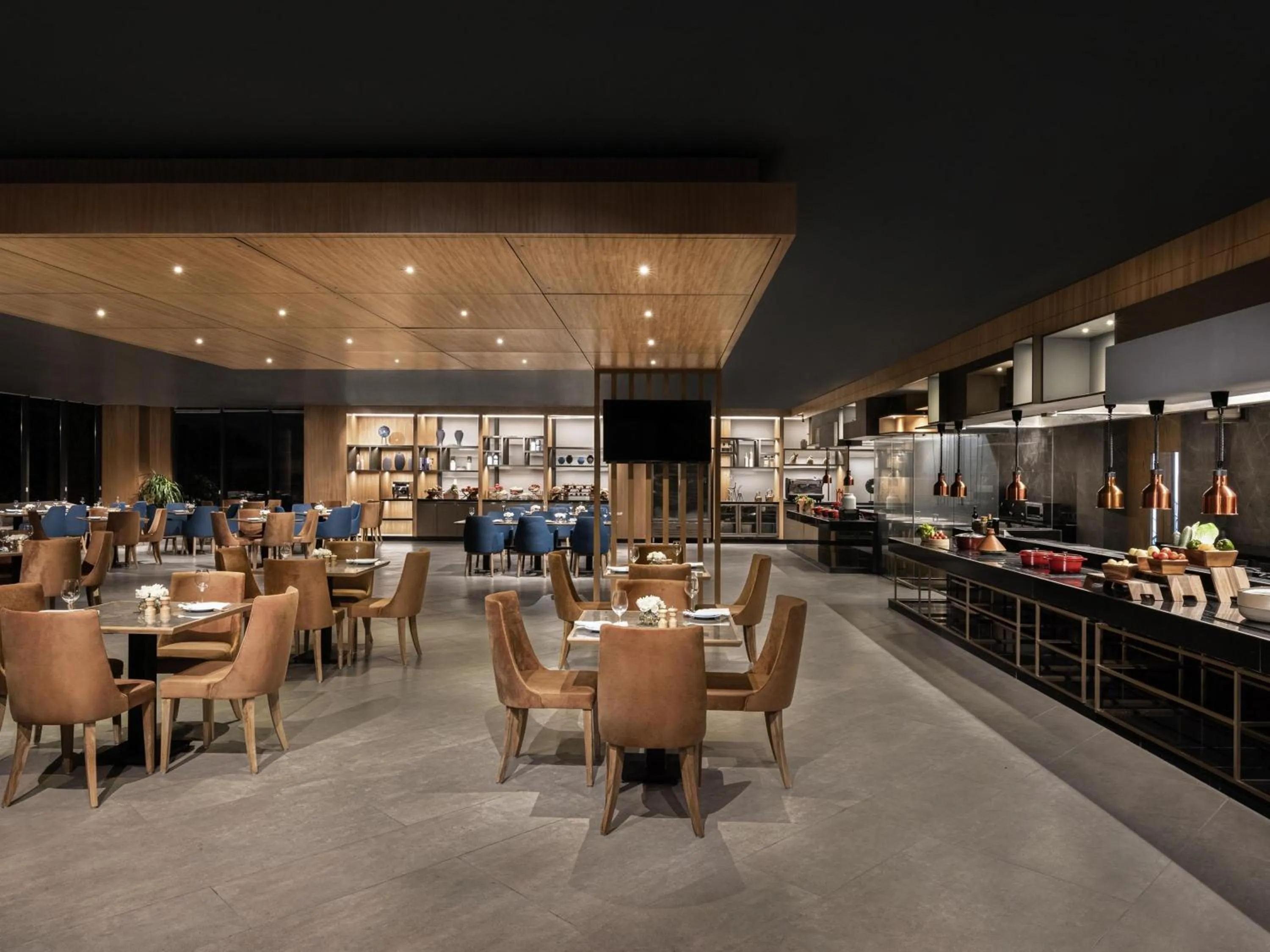 Restaurant/places to eat in Novotel Chandigarh Tribune Chowk