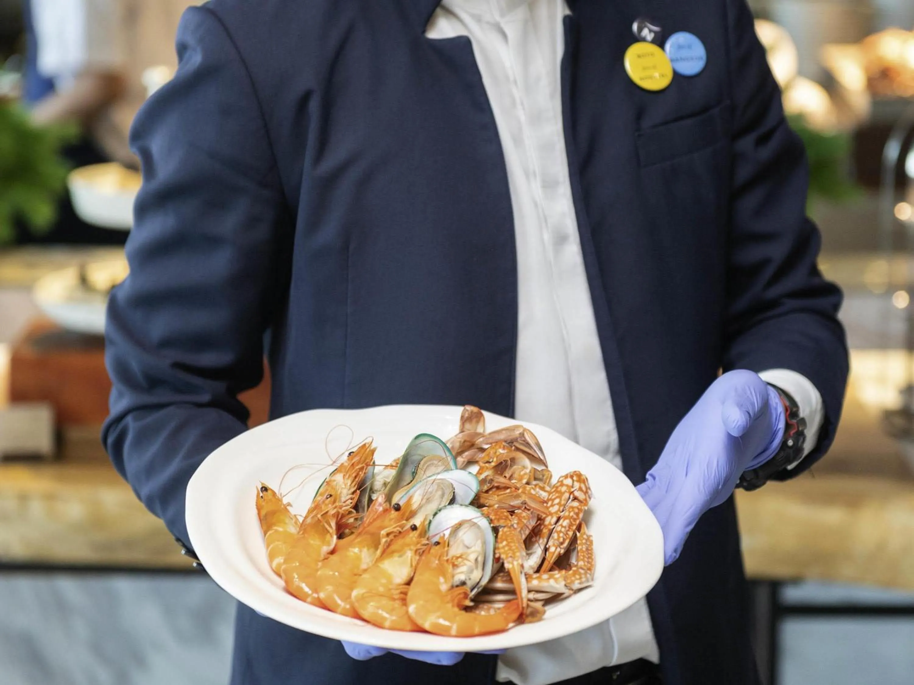 Restaurant/places to eat in Novotel Chandigarh Tribune Chowk