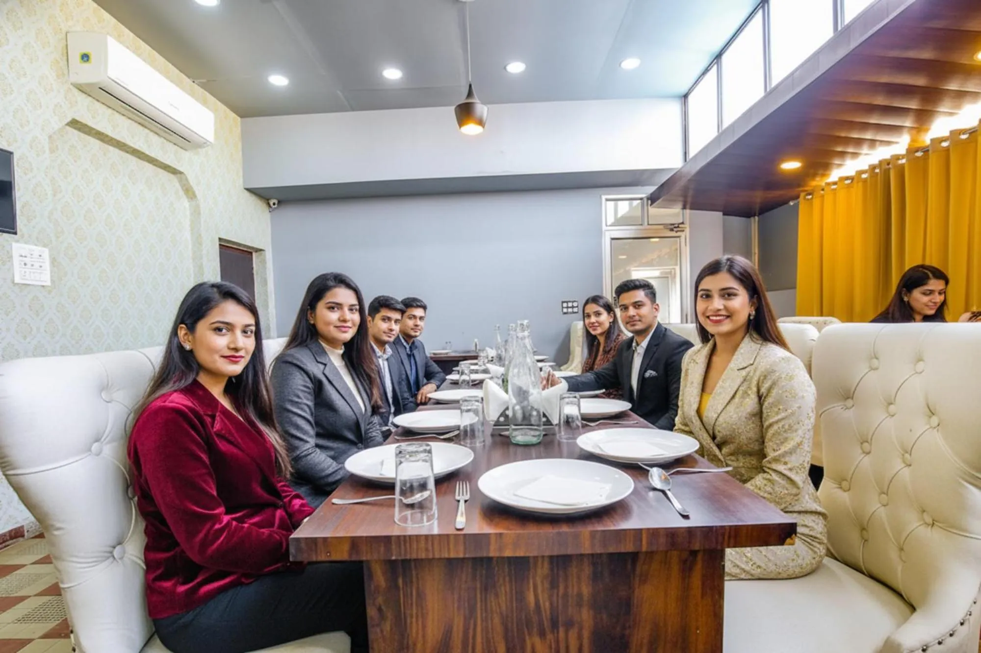 Dining area in FabHotel Golden Temple Paradise - 50 meters from Golden Temple