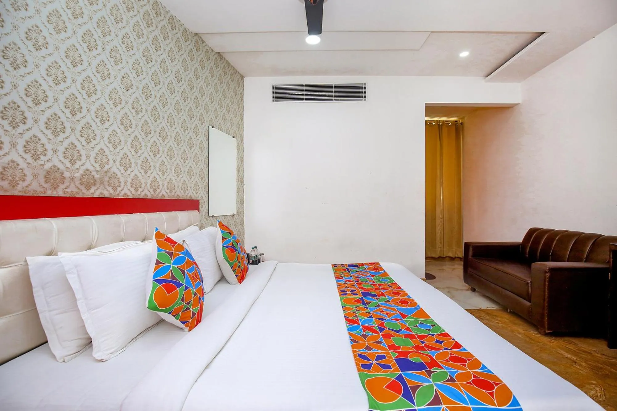 Photo of the whole room in FabHotel Golden Temple Paradise - 50 meters from Golden Temple