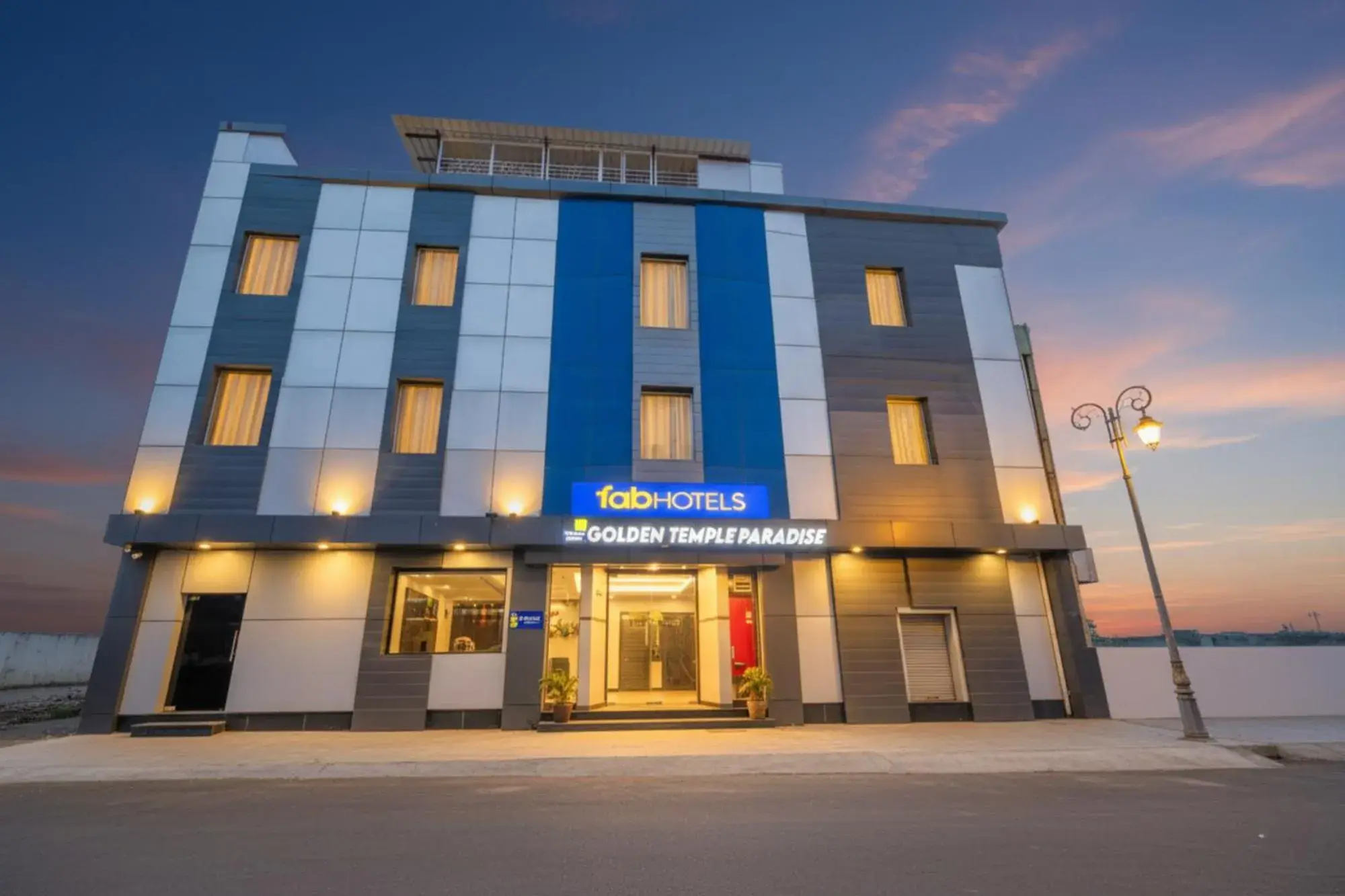 FabHotel Golden Temple Paradise - 50 meters from Golden Temple FabHotel Golden Temple Paradise - 50 meters from Golden Temple