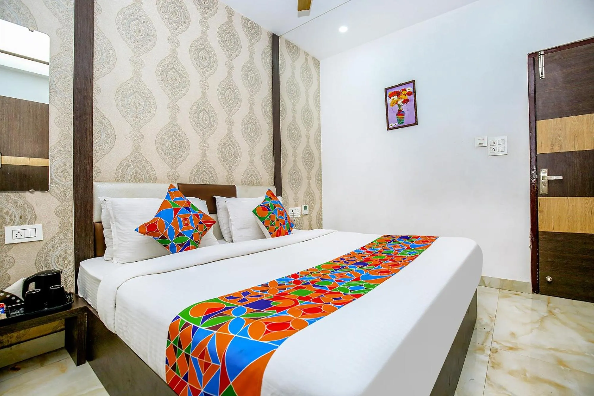 Living room in FabHotel Golden Temple Paradise - 50 meters from Golden Temple