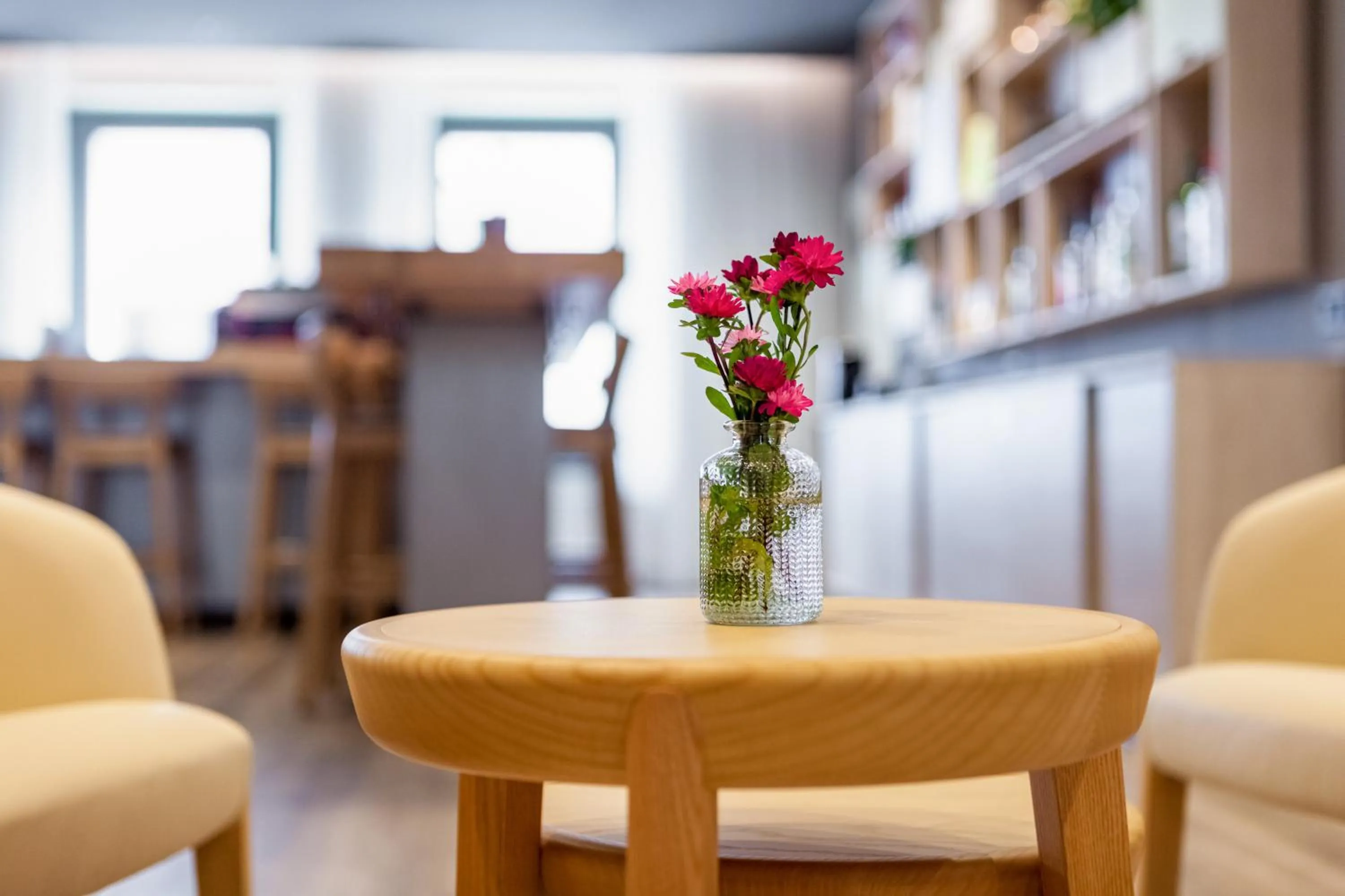 Lobby or reception in IntercityHotel Dortmund