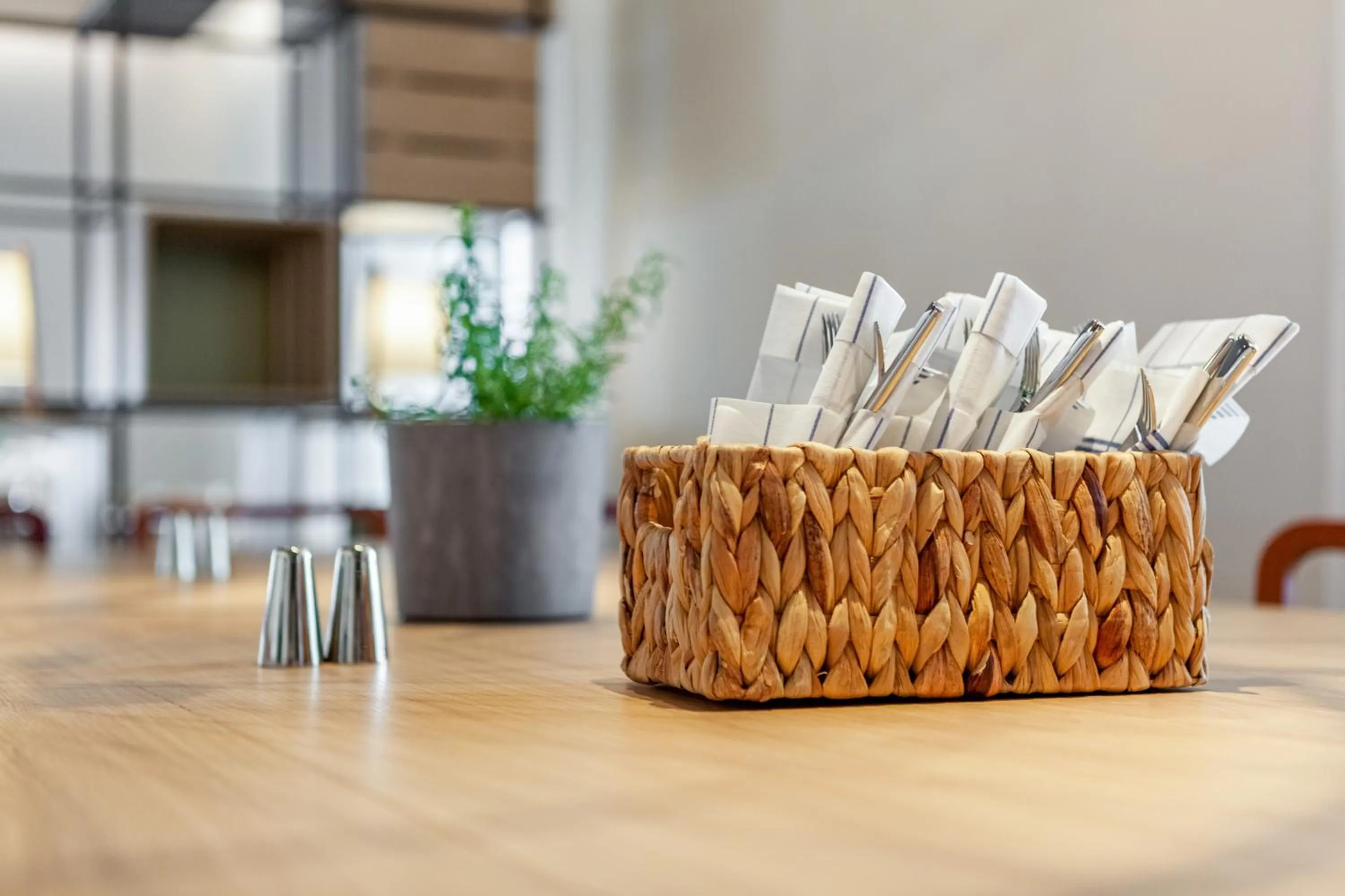 Restaurant/places to eat in IntercityHotel Dortmund