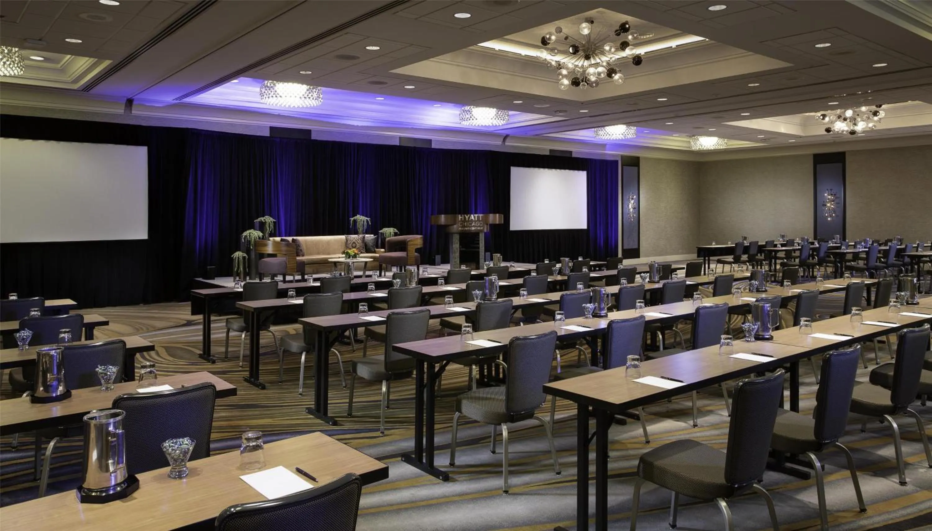 Lobby or reception in Hyatt Centric Chicago Magnificent Mile