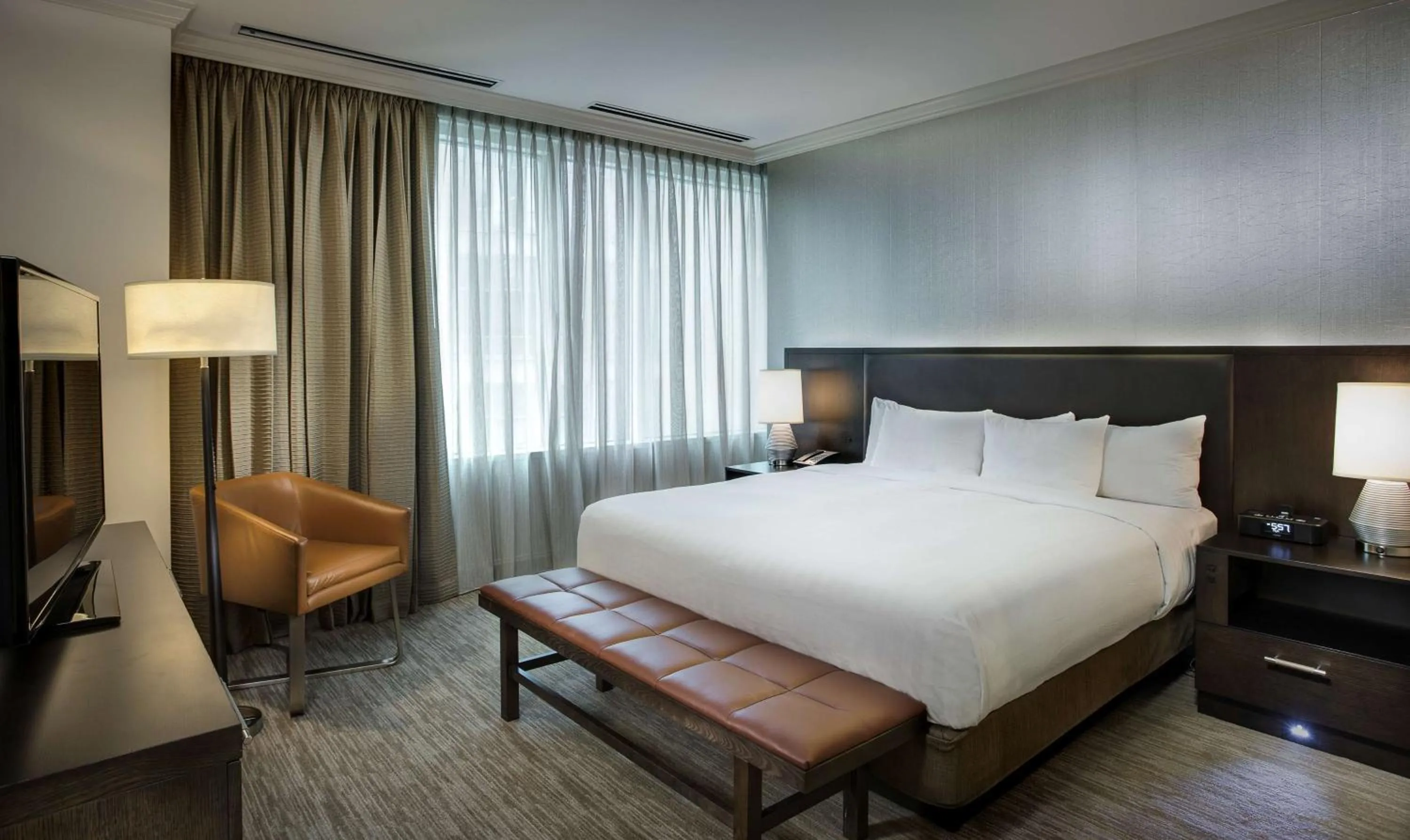 Bedroom, Bed in Hyatt Centric Chicago Magnificent Mile