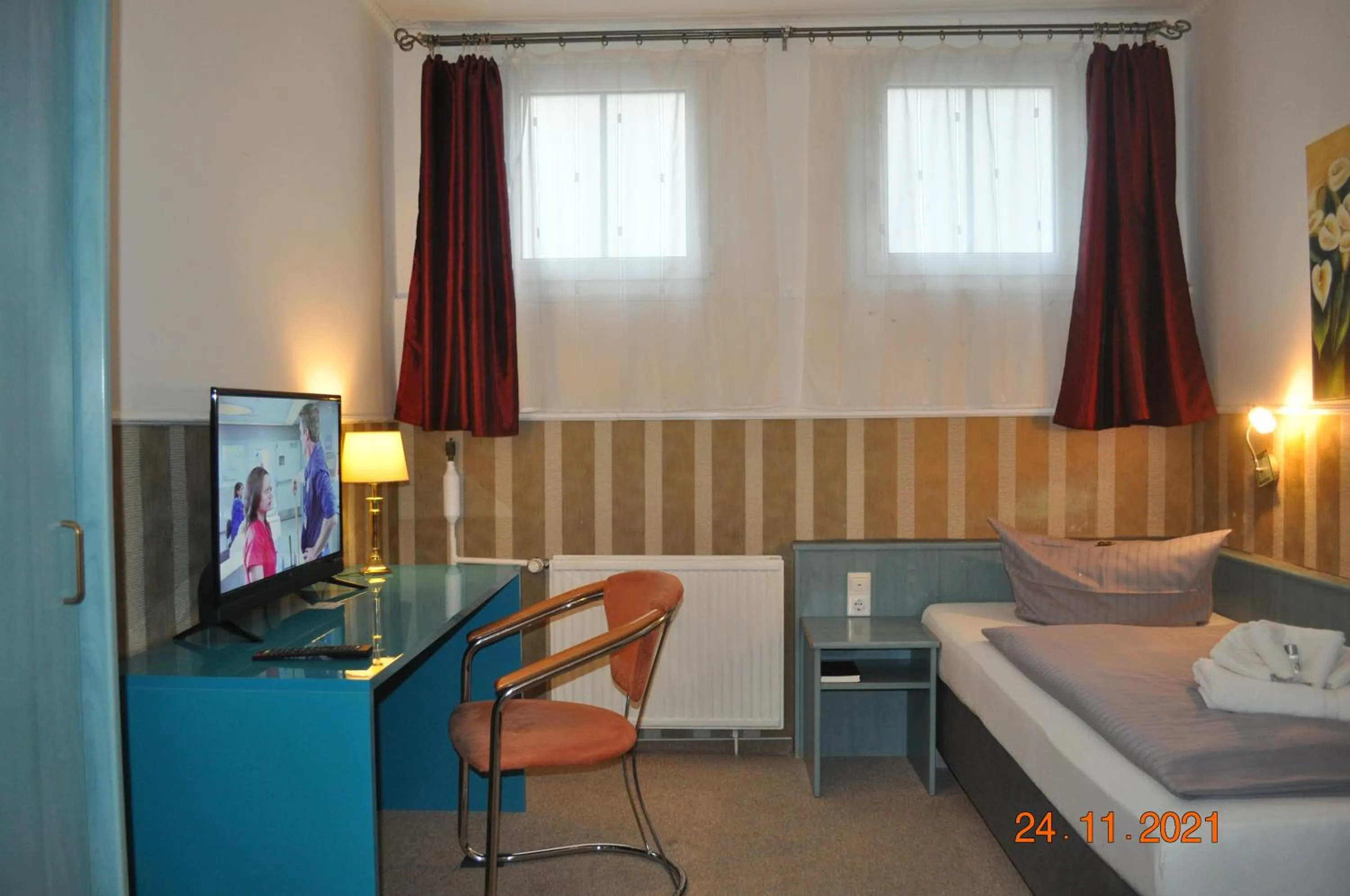Photo of the whole room, Bed in Parkhotel Schwedt