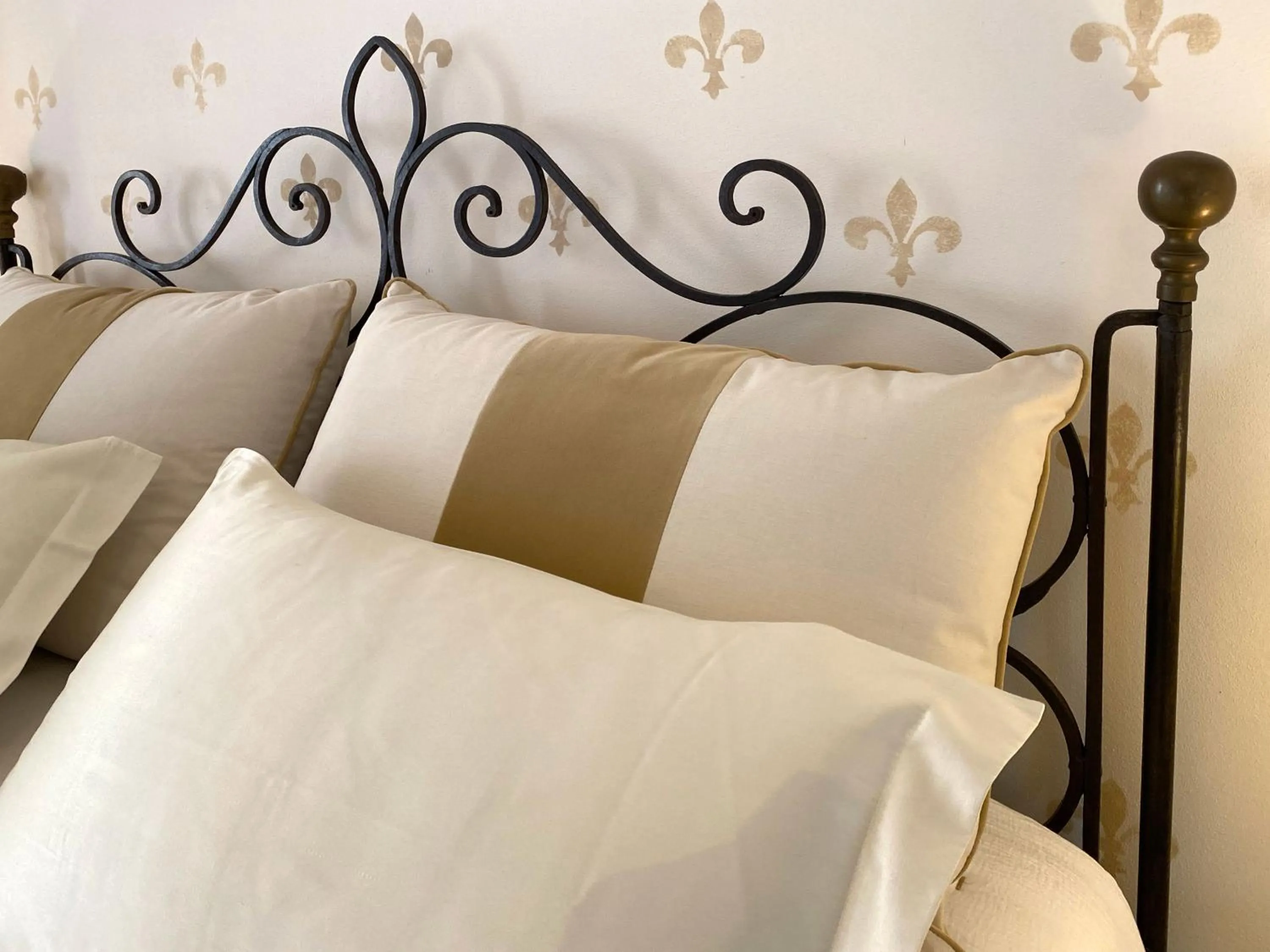 Photo of the whole room, Bed in Villa Lina