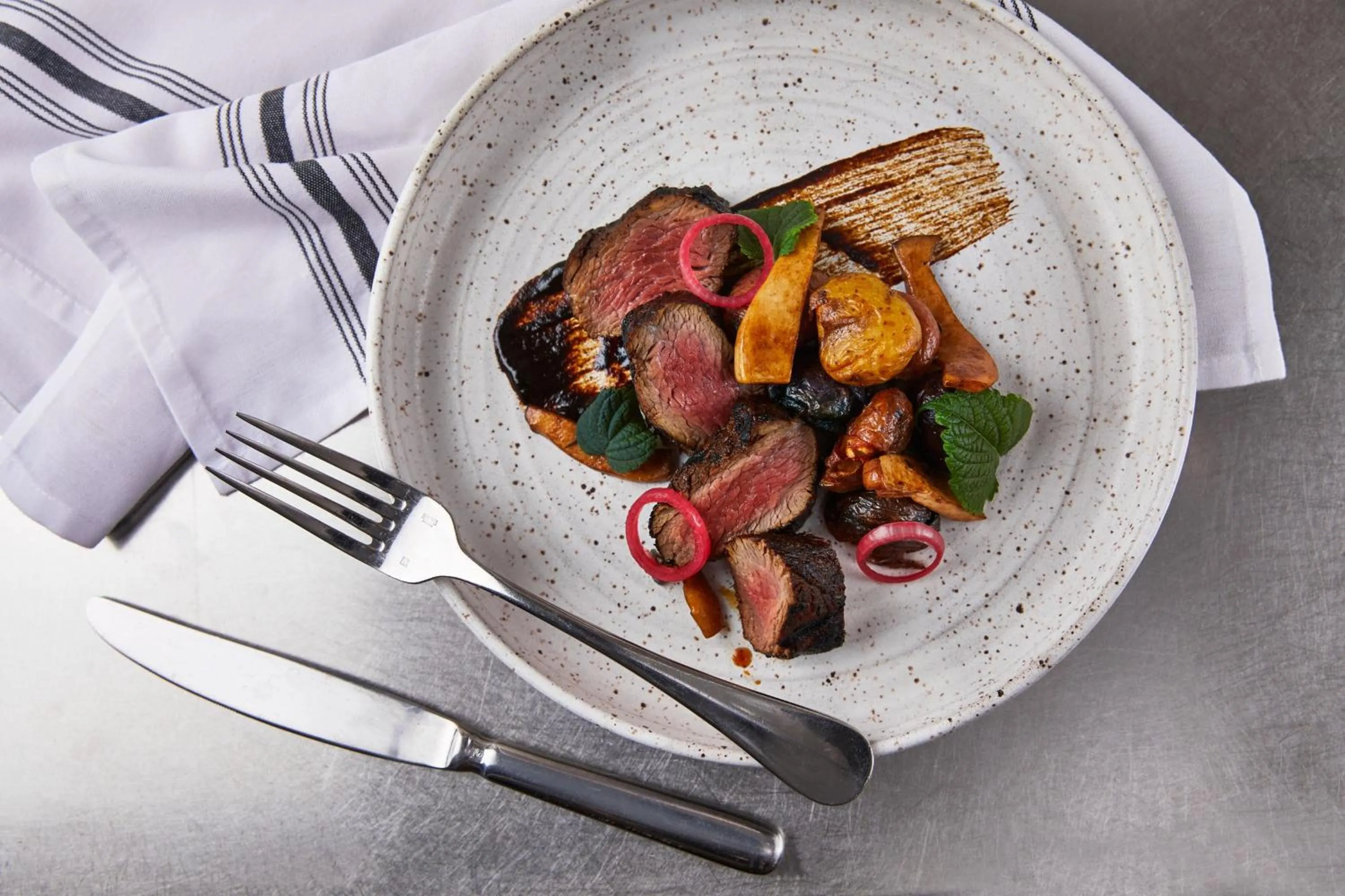 Restaurant/places to eat in Renaissance Nashville Hotel