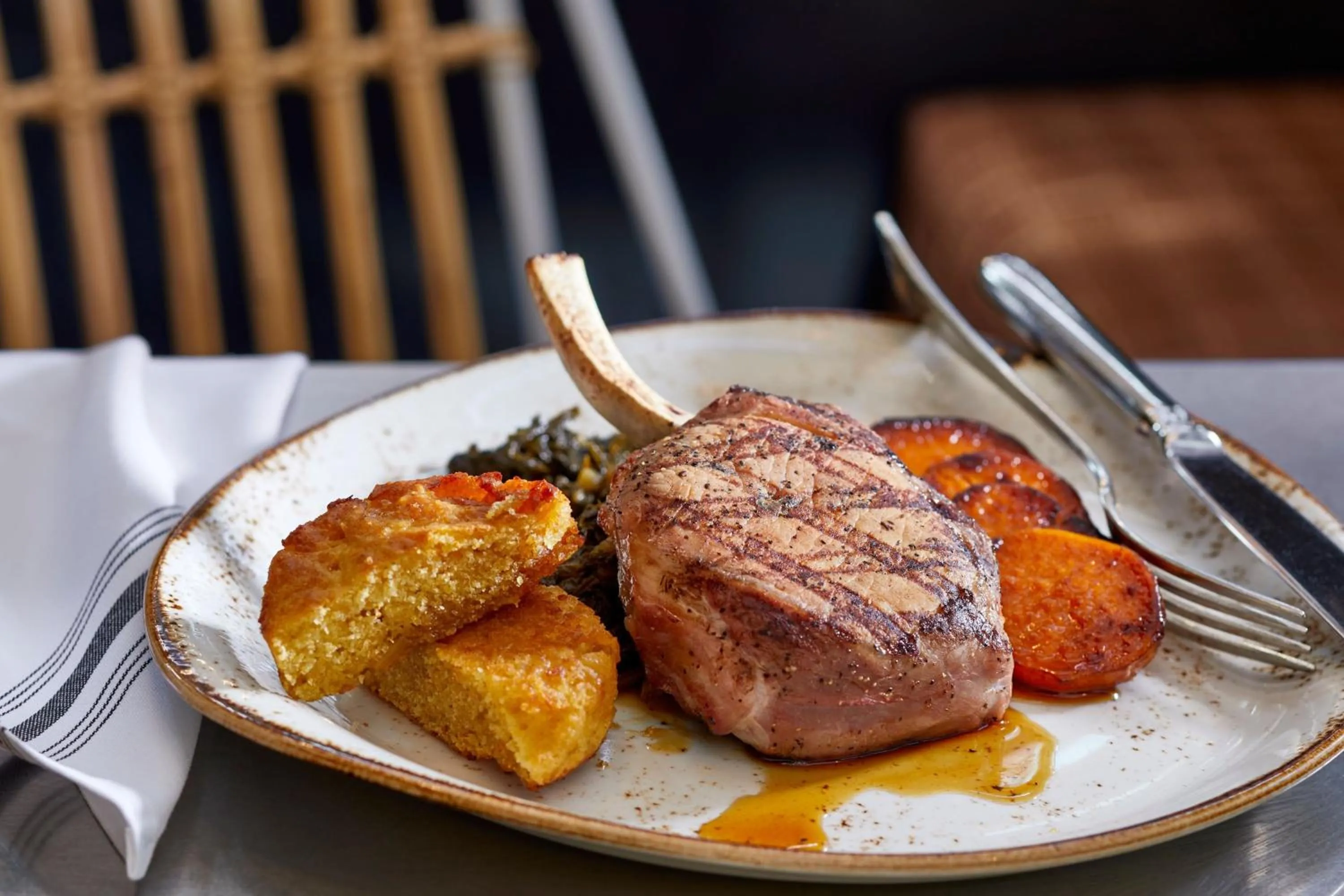 Restaurant/places to eat in Renaissance Nashville Hotel