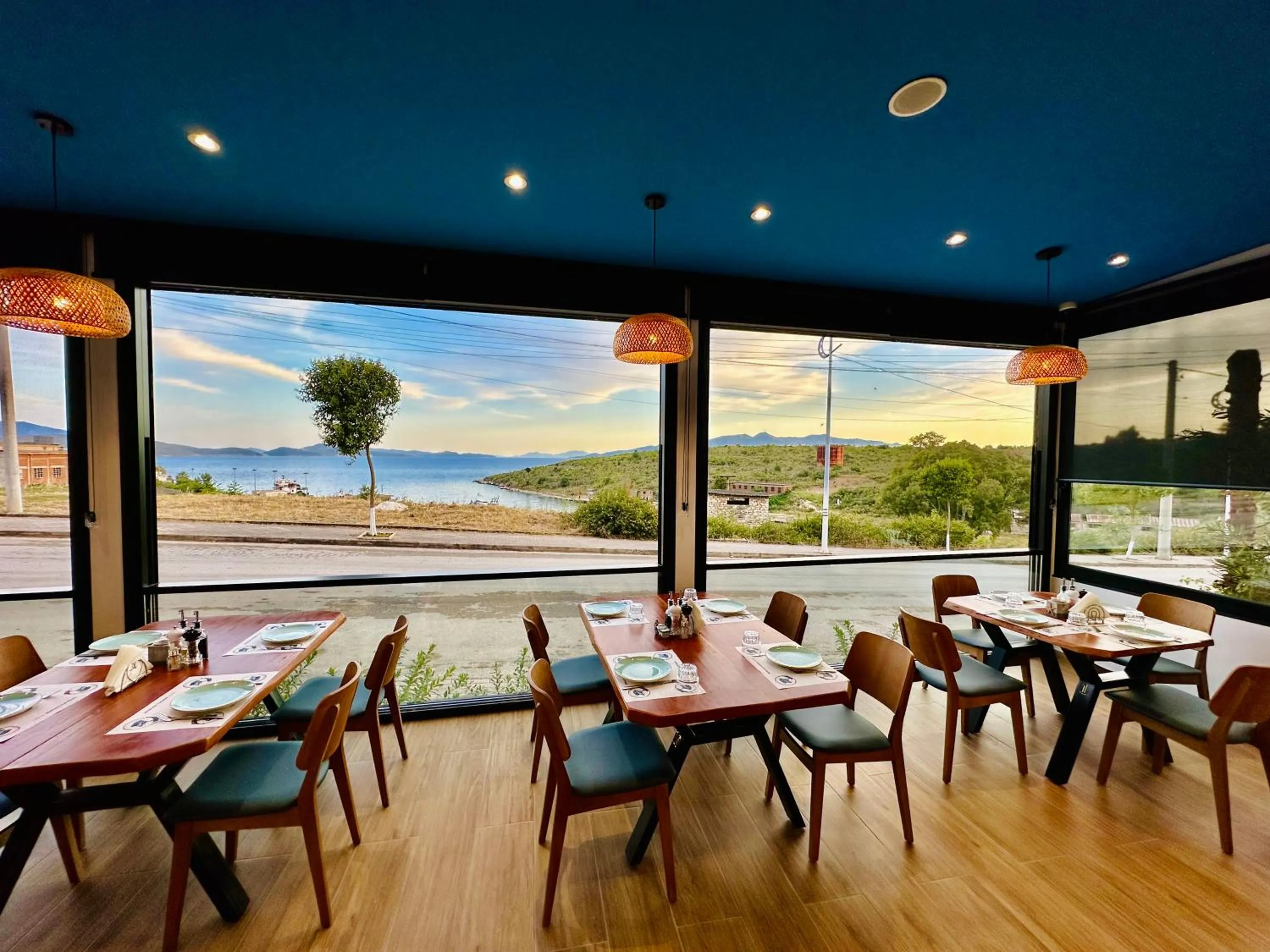 Restaurant/places to eat in Relax Mea Hotel