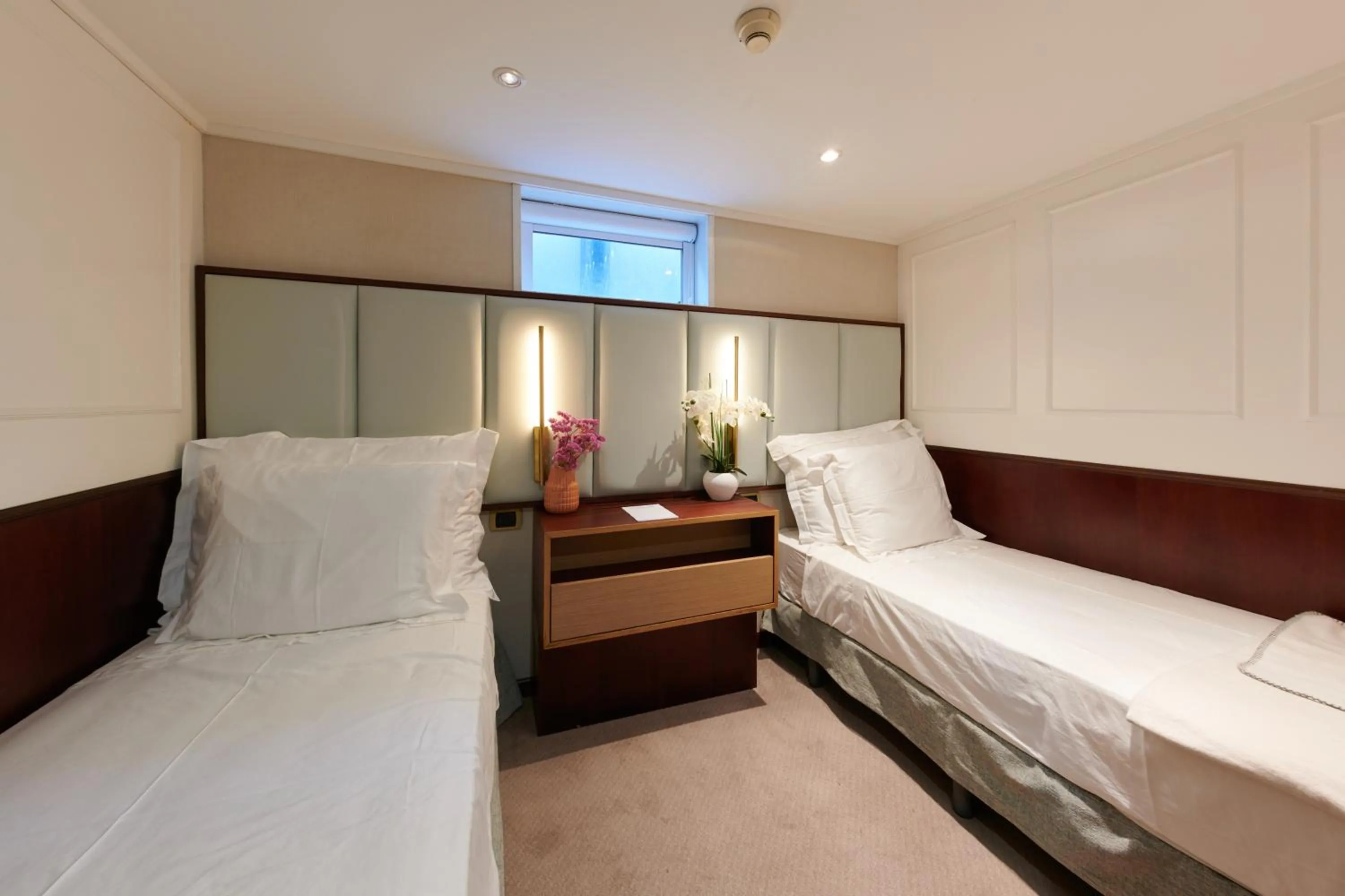 Bed in Costa do Sal Hotel Boat Lounge