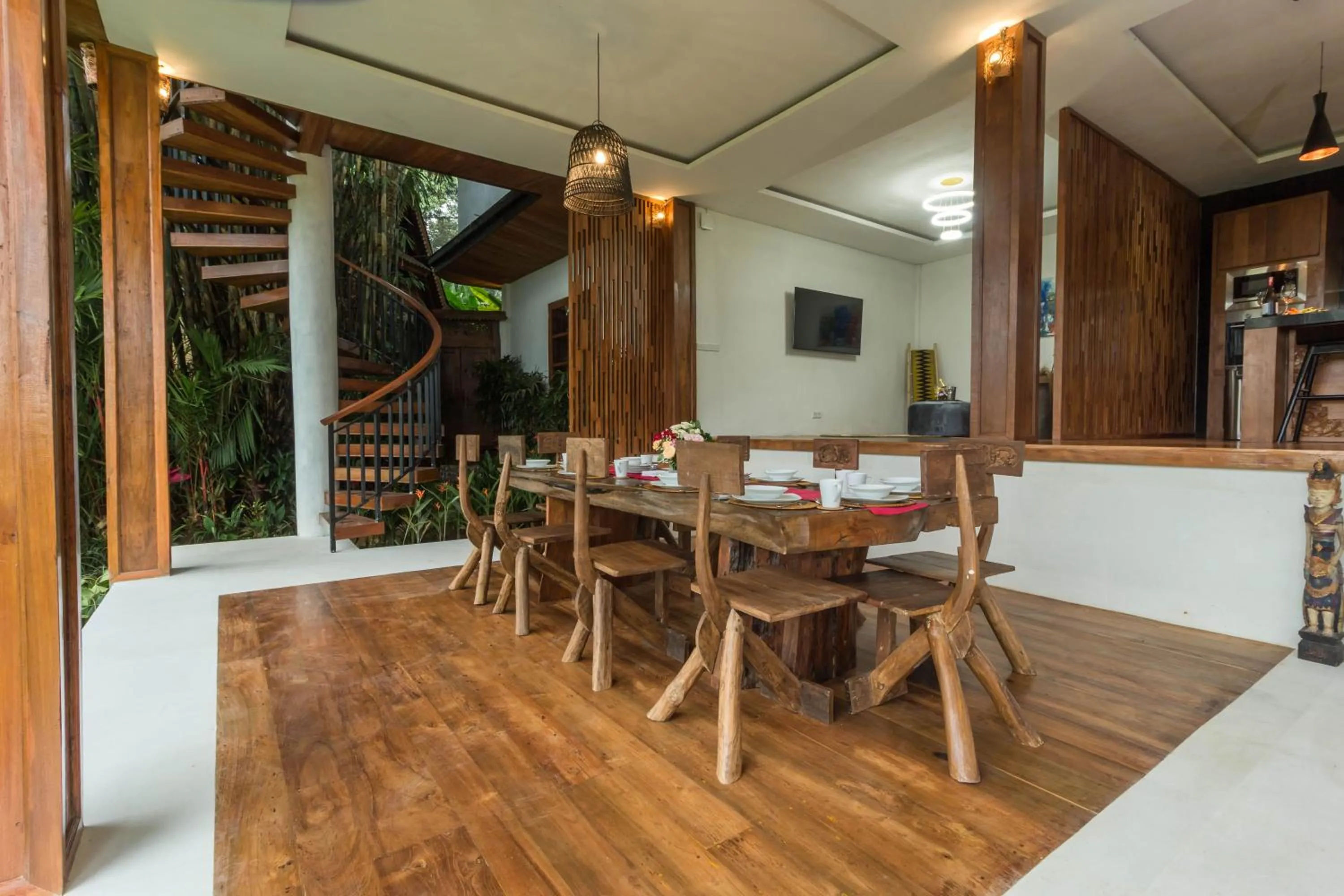 Dining area in Masakali Retreat