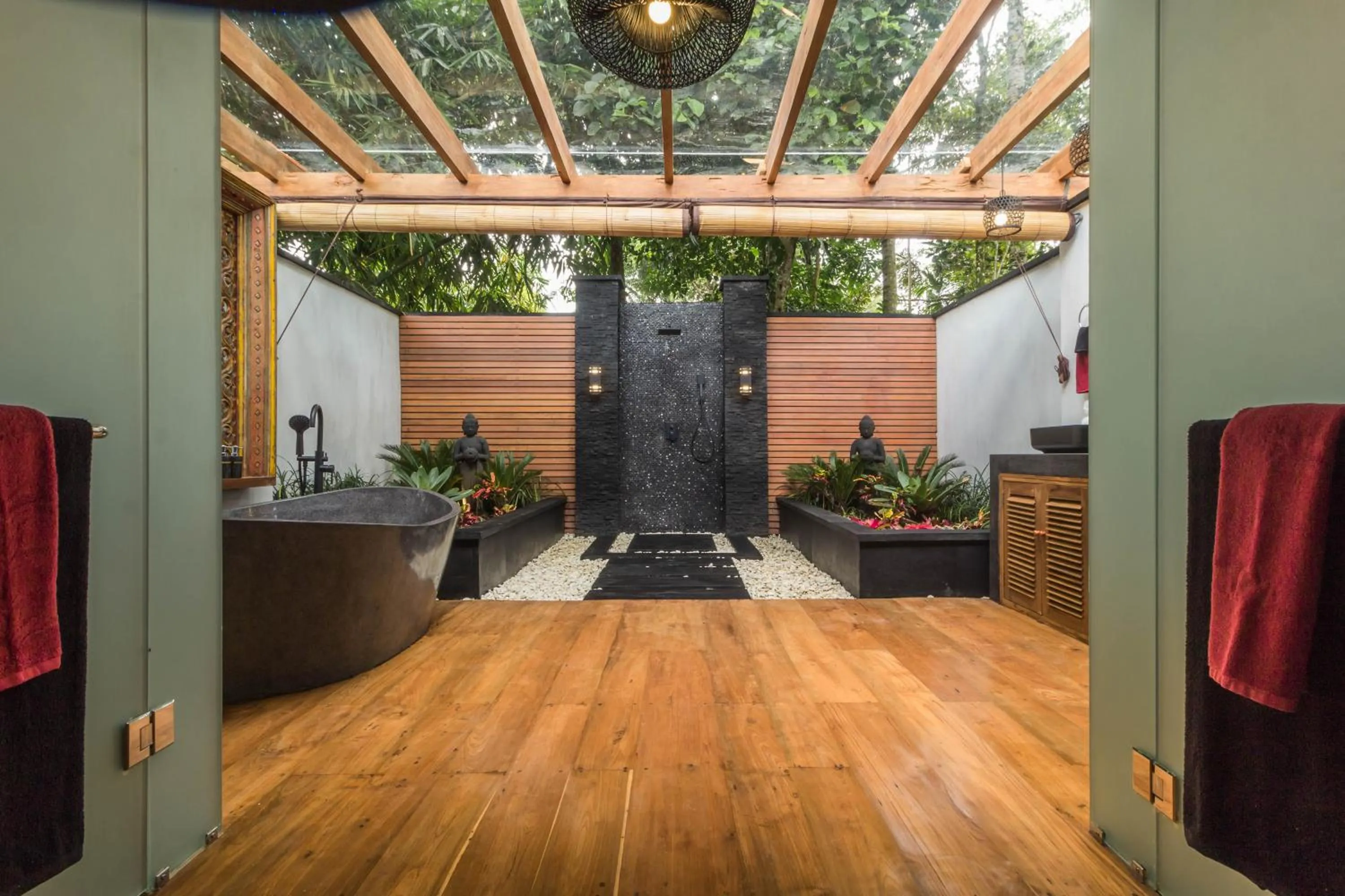 Shower in Masakali Retreat