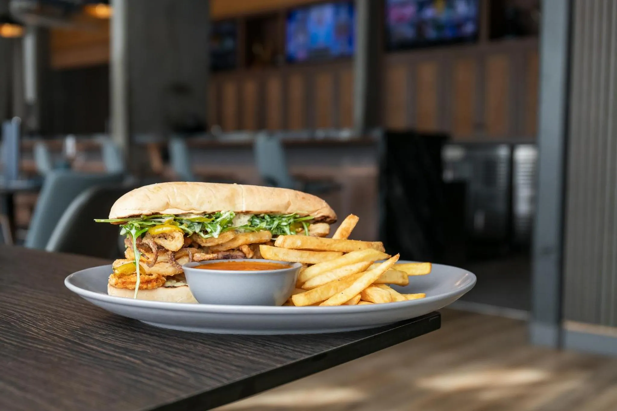 Restaurant/places to eat in The LOOM Hotel, Tapestry Collection by Hilton