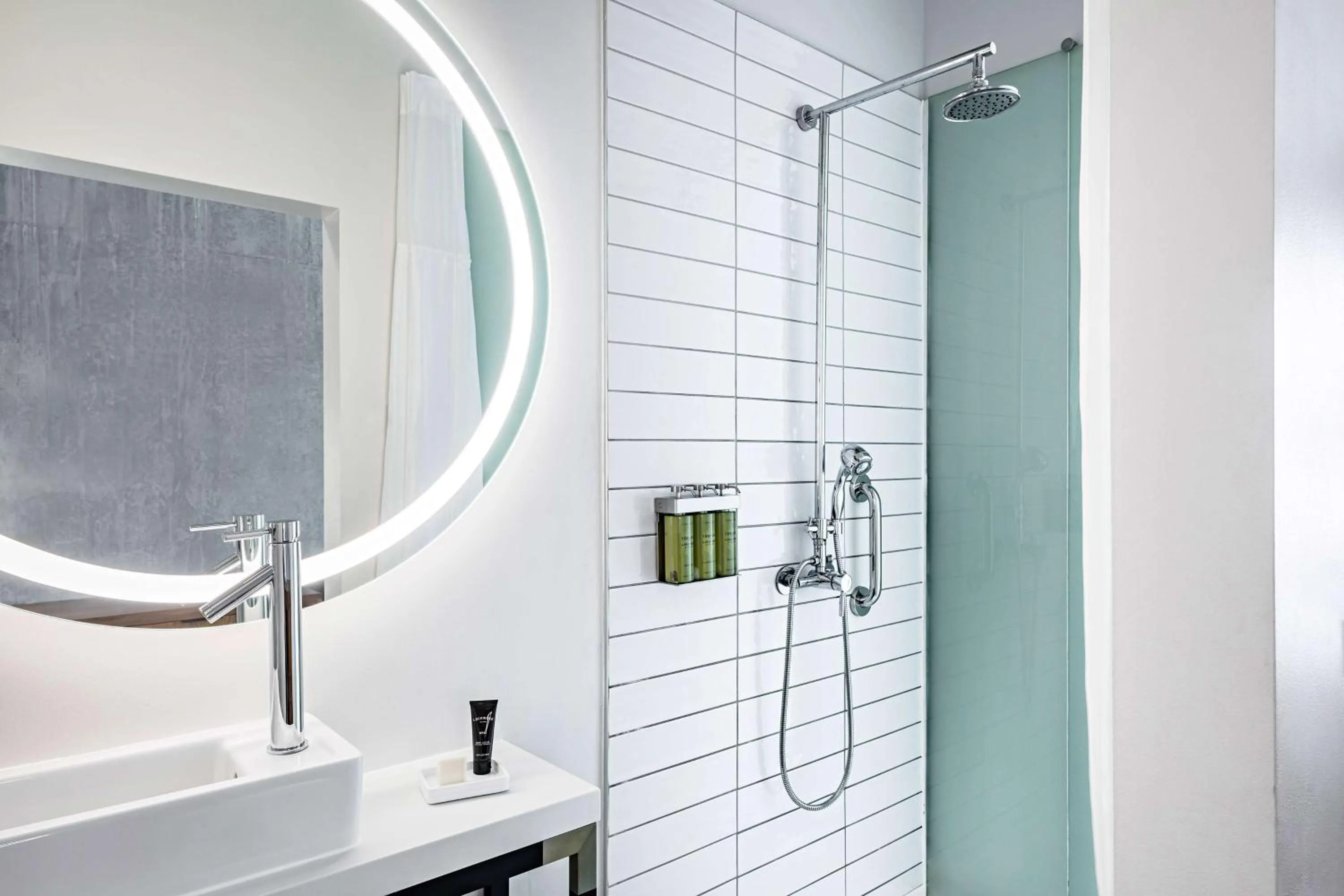 Bathroom in The LOOM Hotel, Tapestry Collection by Hilton