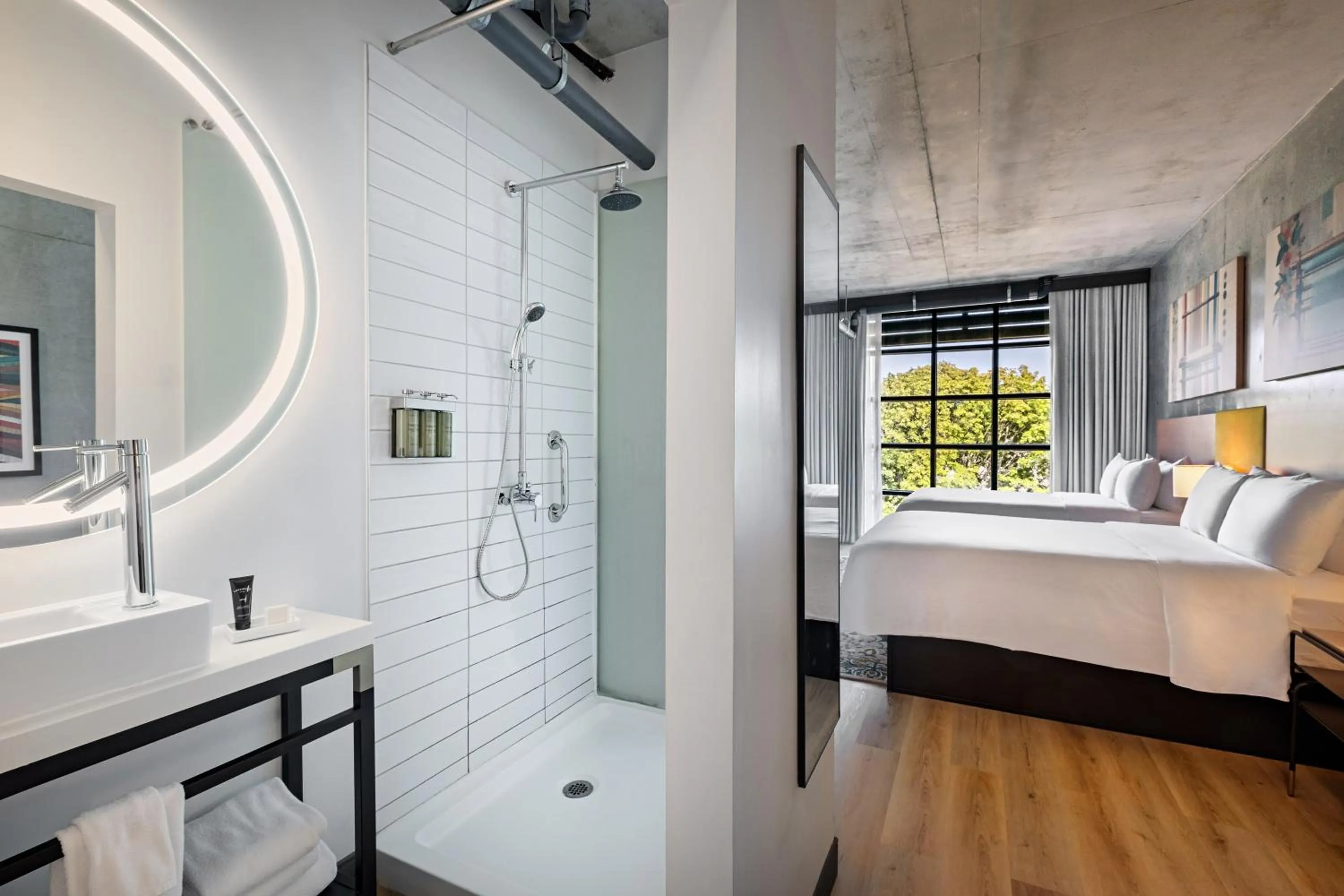 Bathroom, Bed in The LOOM Hotel, Tapestry Collection by Hilton