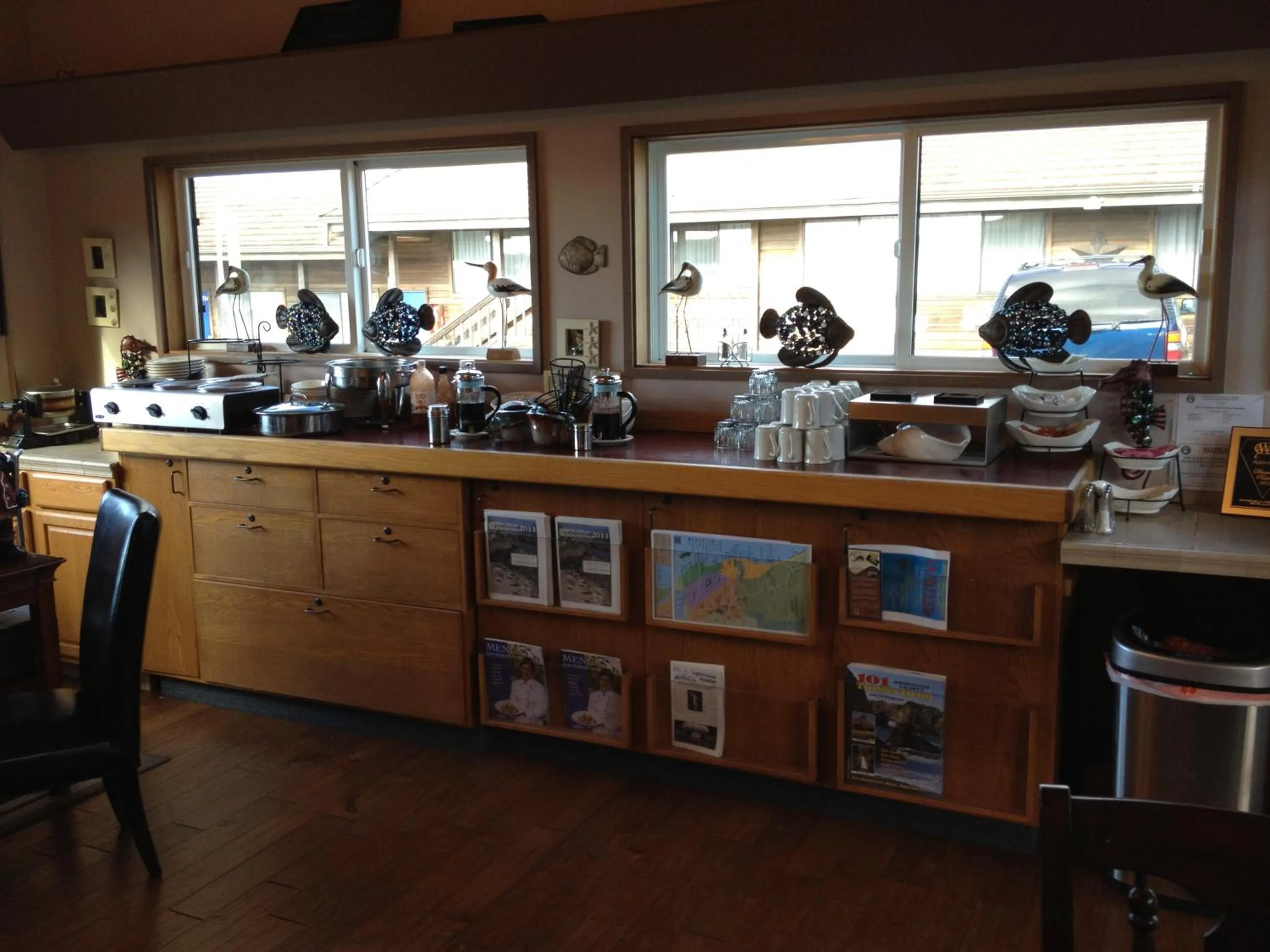 Food and drinks in Gualala Surf Inn on the ocean bluff