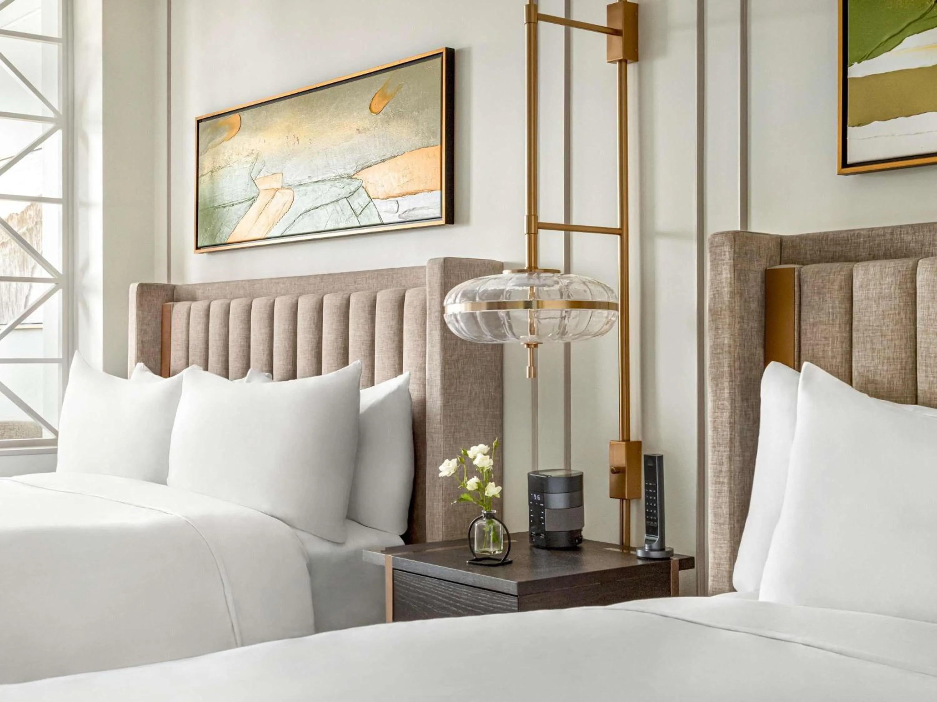 Bedroom, Bed in Fairmont Château Lake Louise