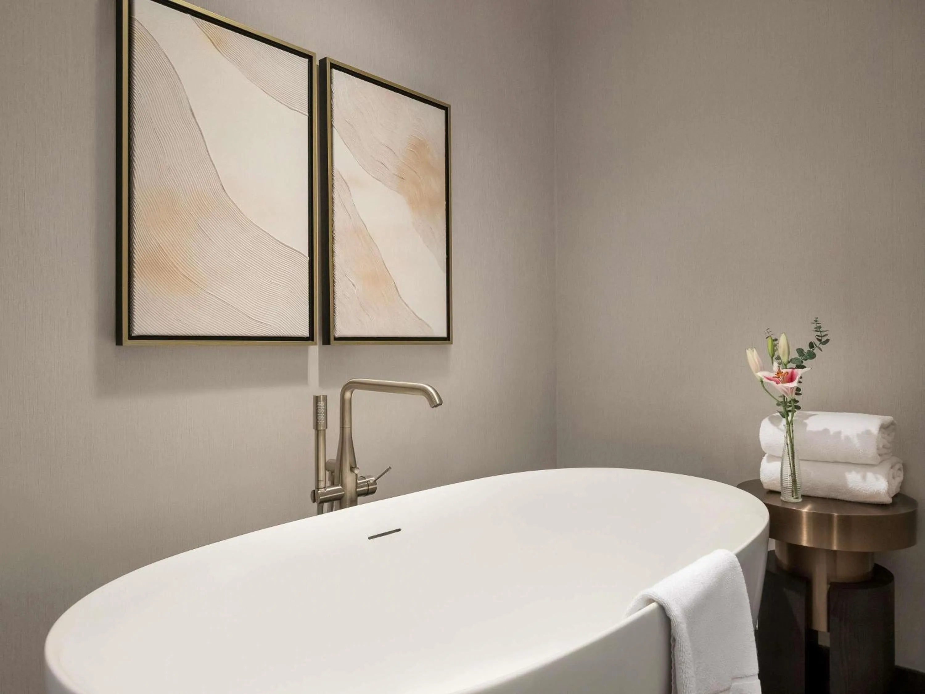 Bedroom in Fairmont Château Lake Louise