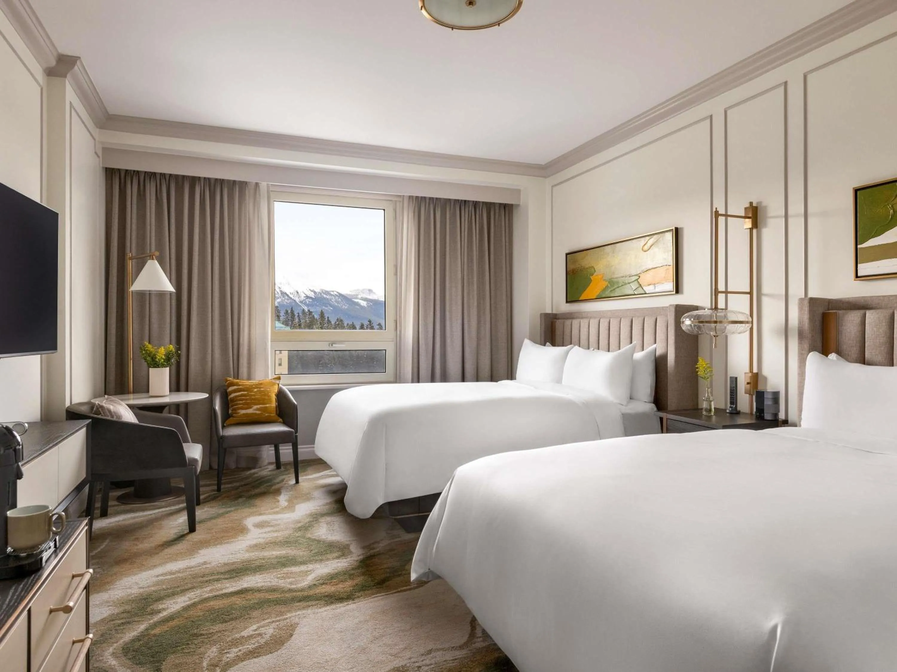 Bedroom, Bed in Fairmont Château Lake Louise