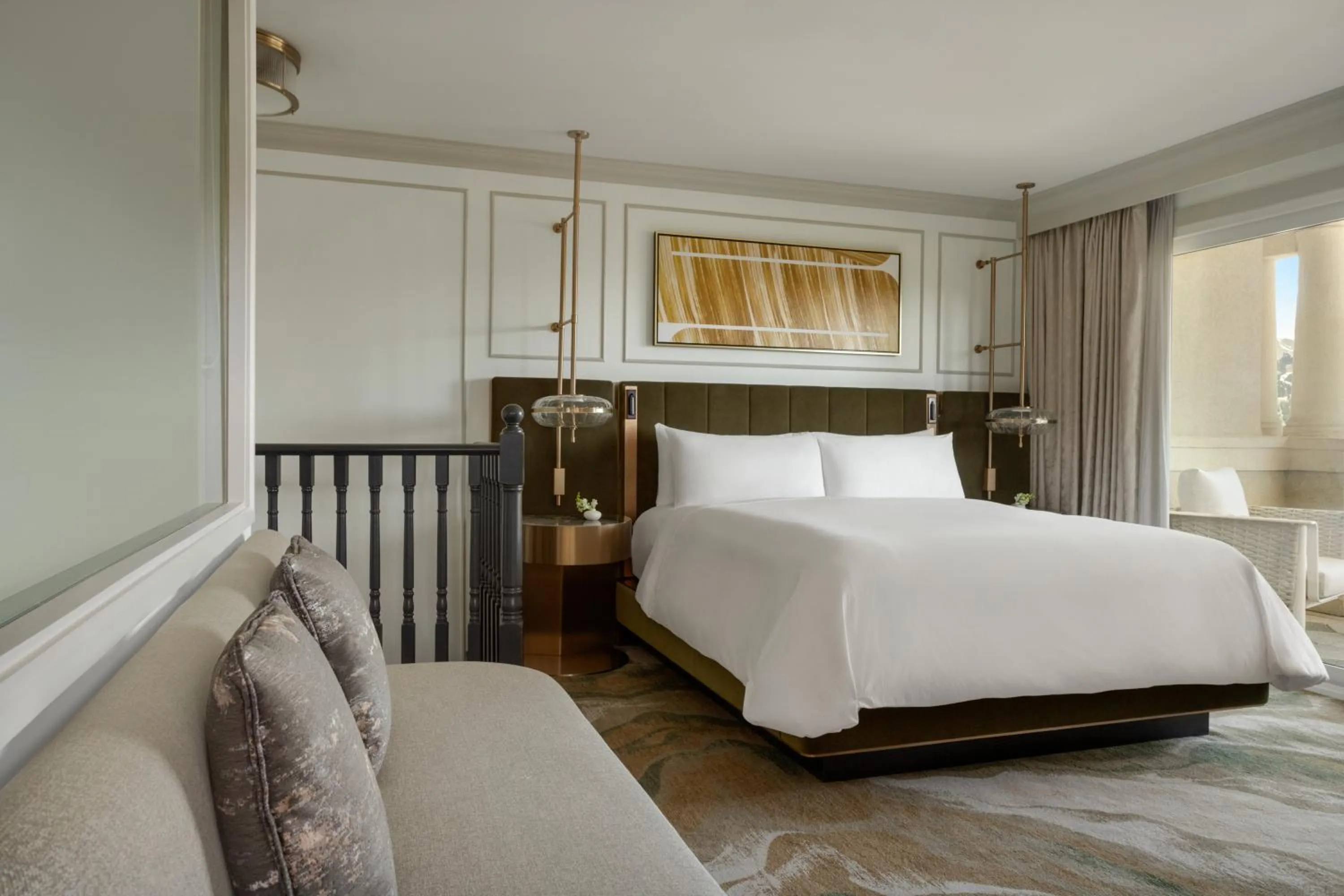 Bed in Fairmont Château Lake Louise