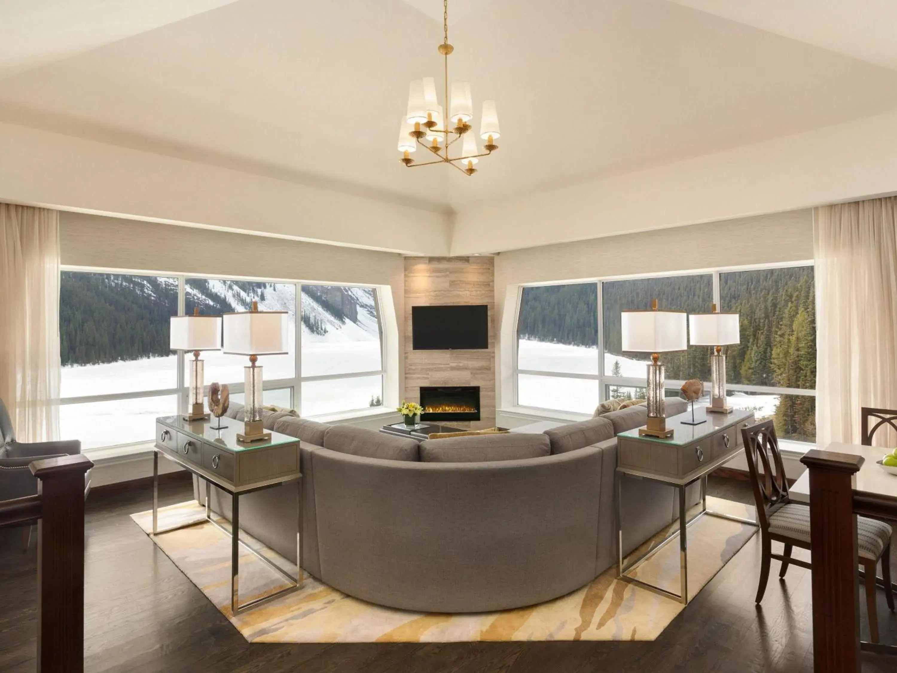 Marquis de Lorne Suite in Fairmont Château Lake Louise Marquis de Lorne Suite in Fairmont Château Lake Louise