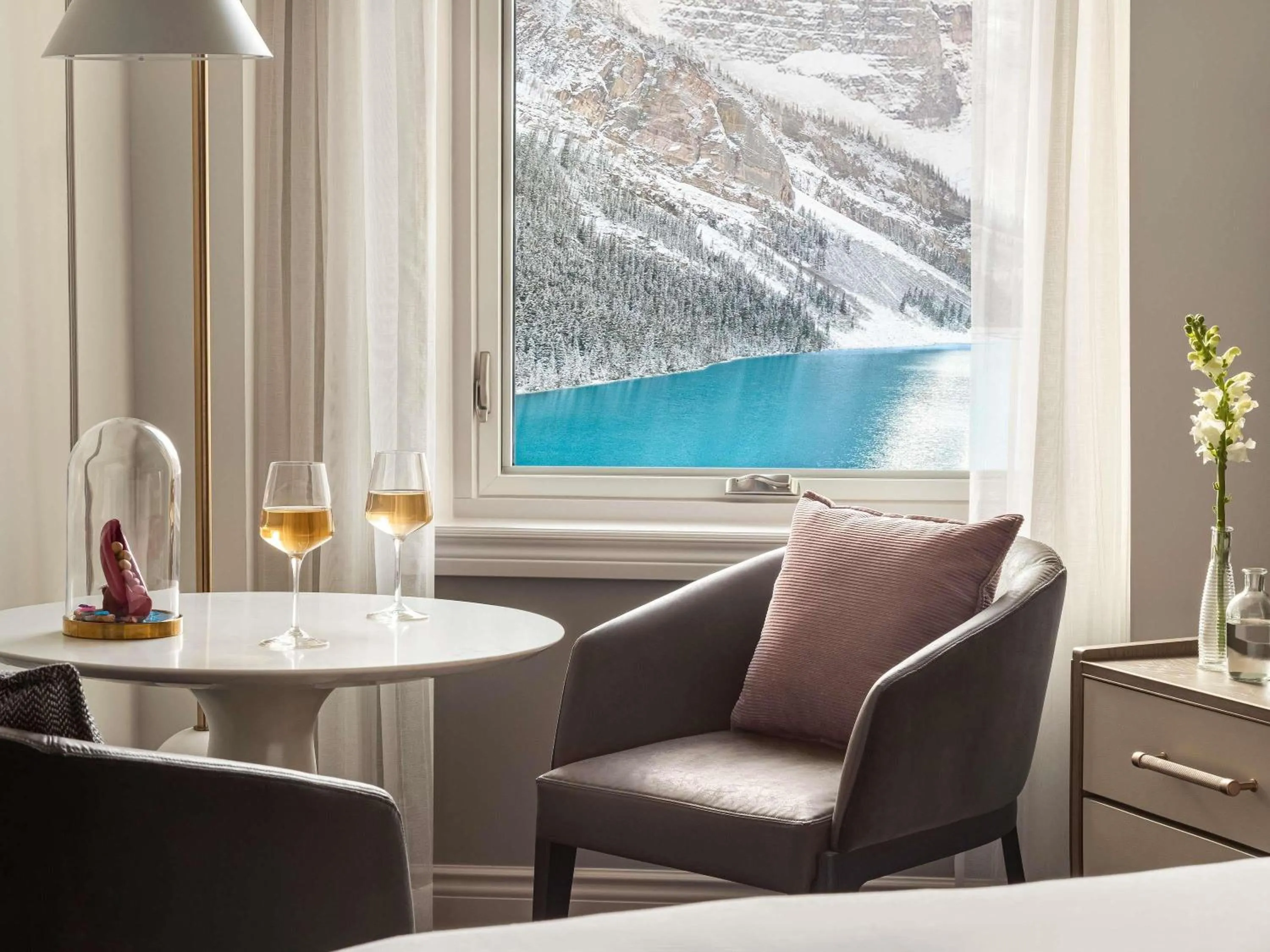 Bedroom in Fairmont Château Lake Louise