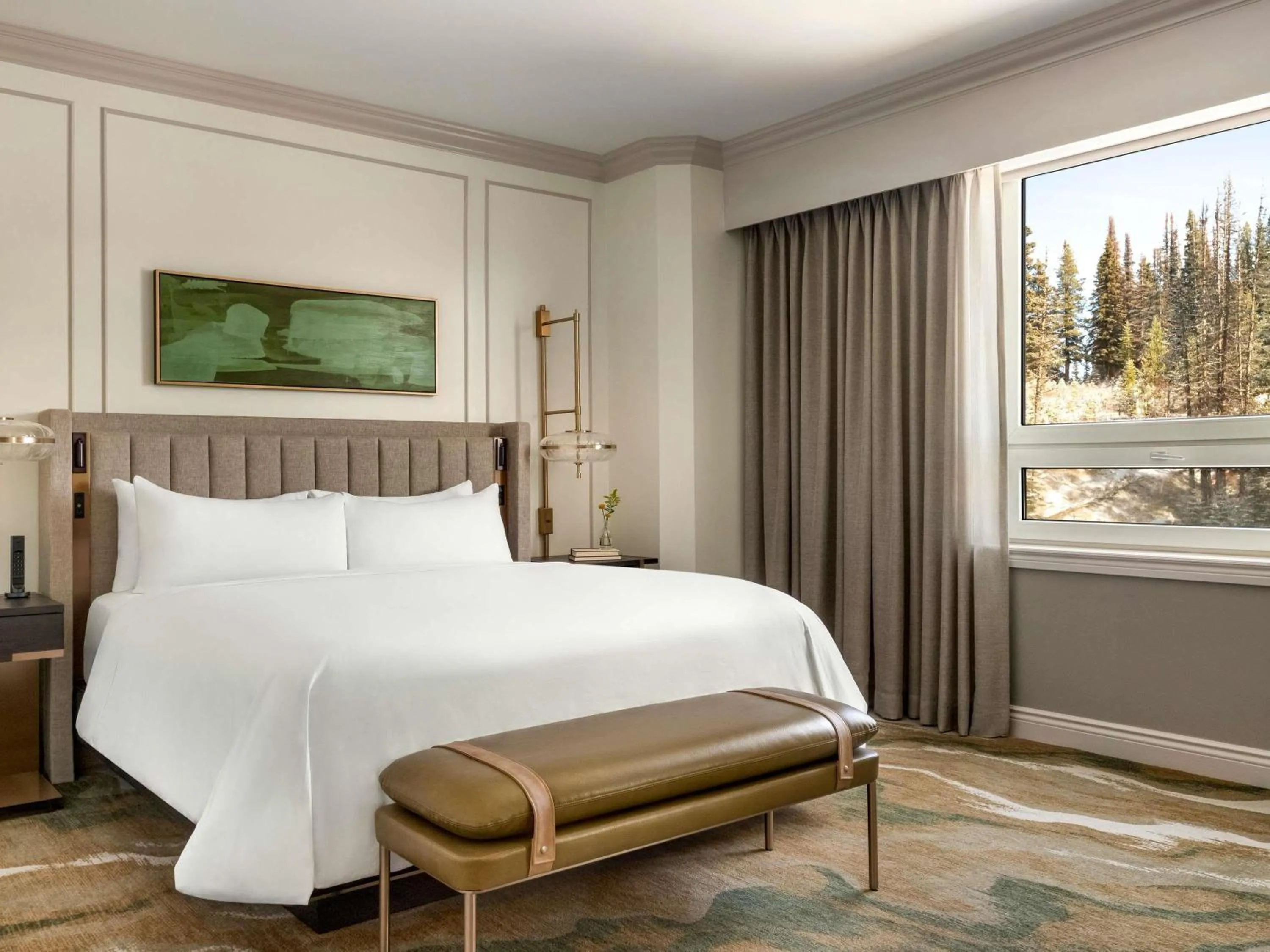 Bedroom, Bed in Fairmont Château Lake Louise