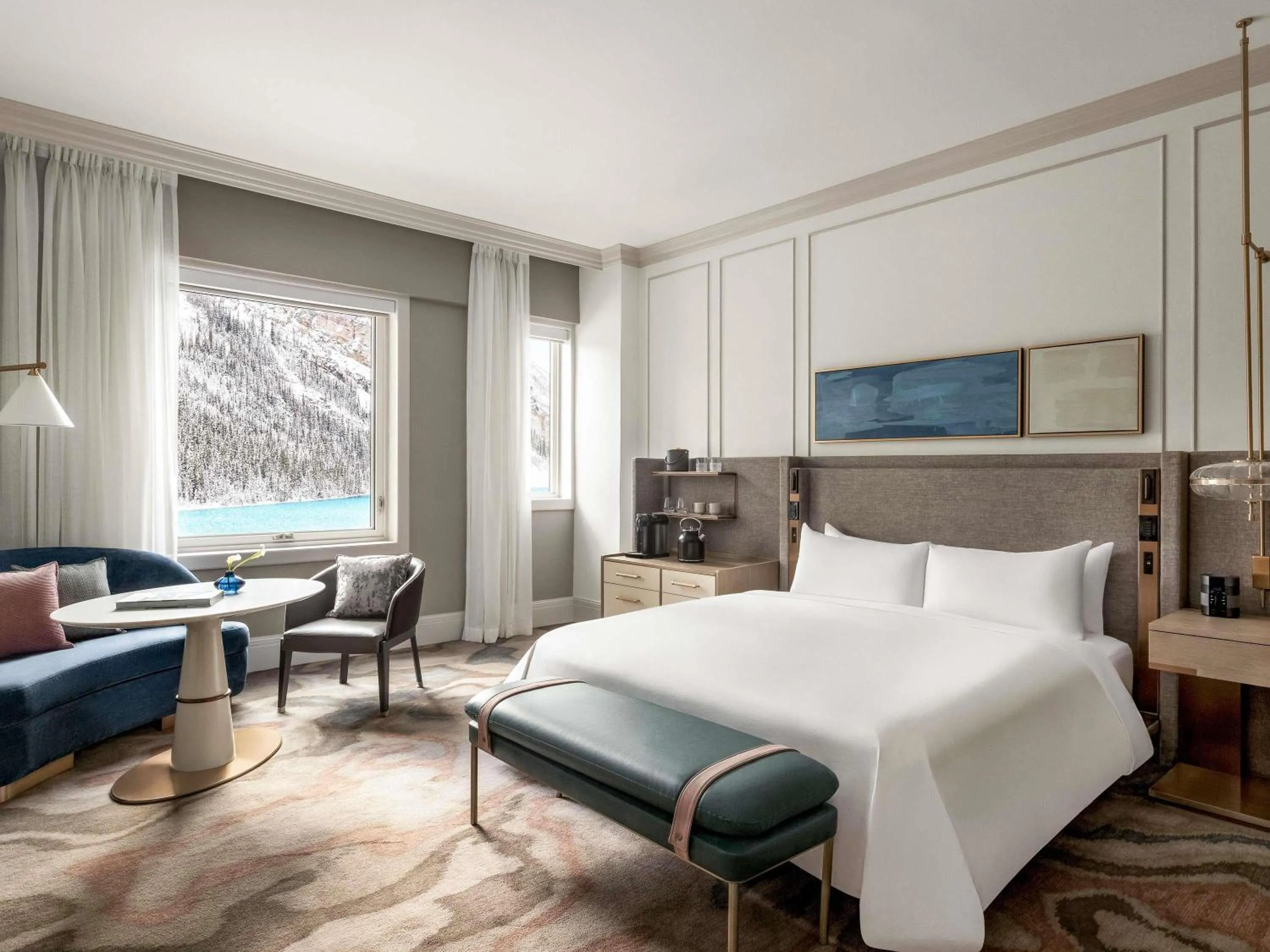 Bedroom, Bed in Fairmont Château Lake Louise