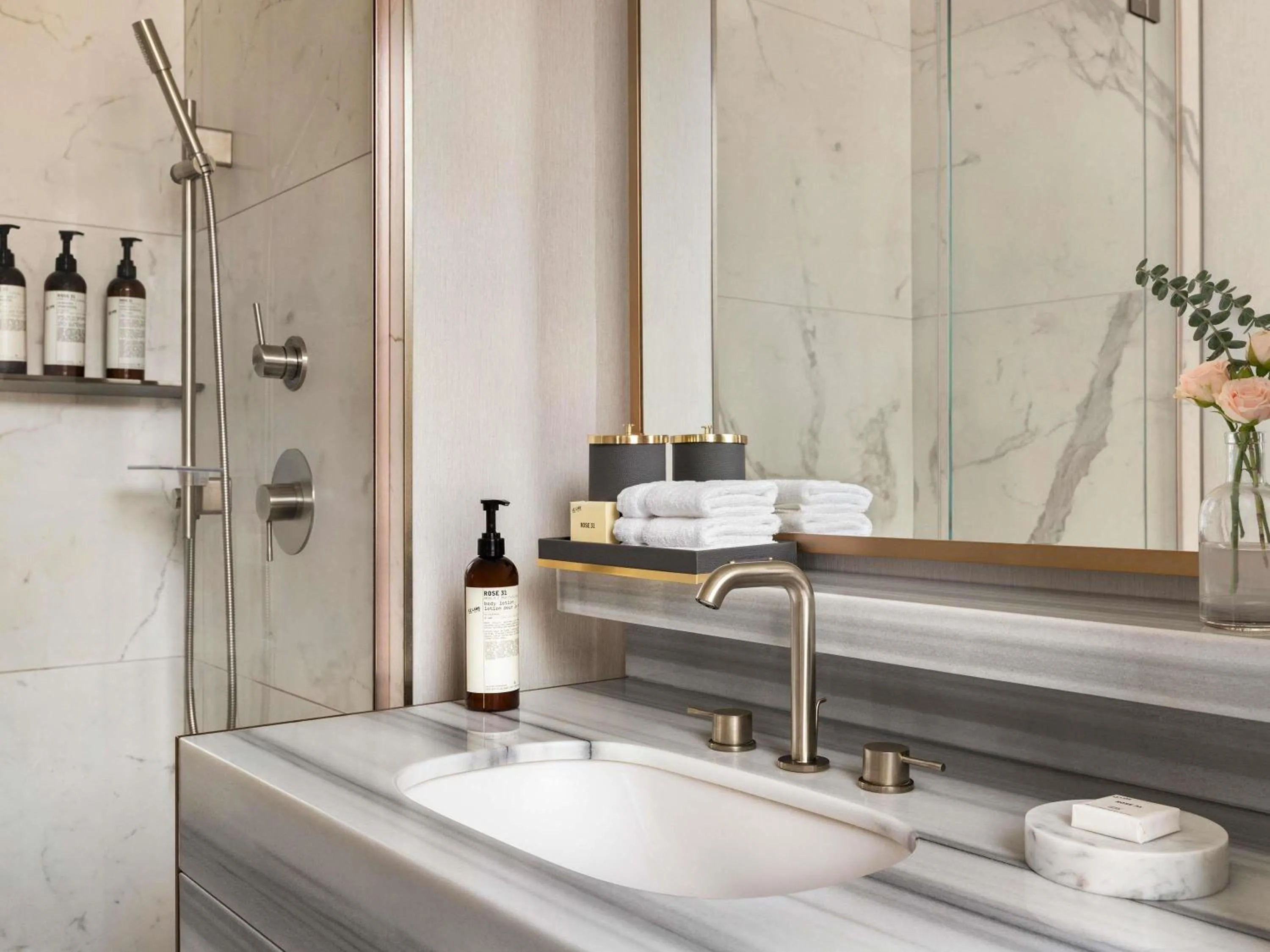 Bedroom in Fairmont Château Lake Louise