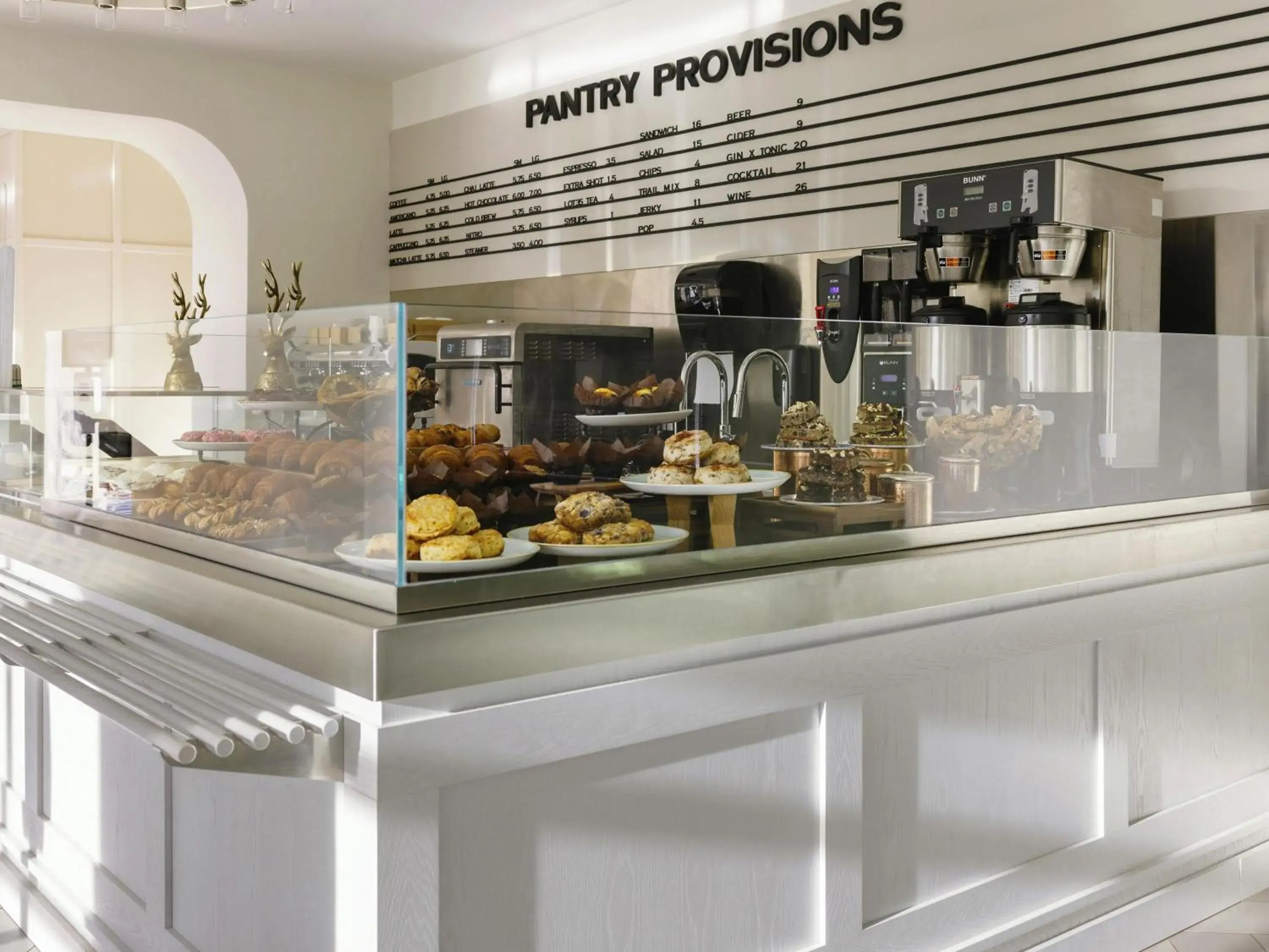 Breakfast in Fairmont Château Lake Louise Breakfast in Fairmont Château Lake Louise