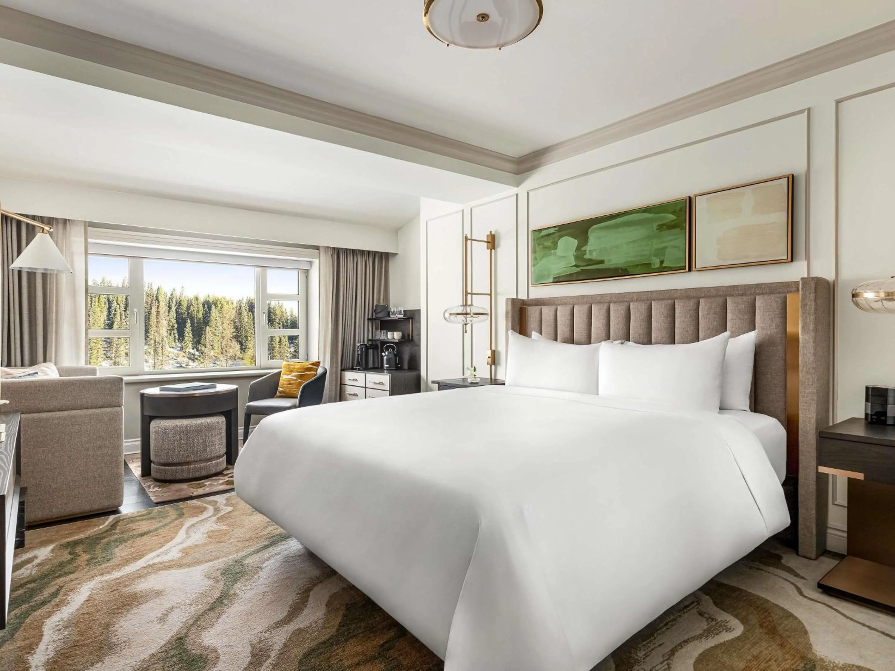 Bedroom, Bed in Fairmont Château Lake Louise