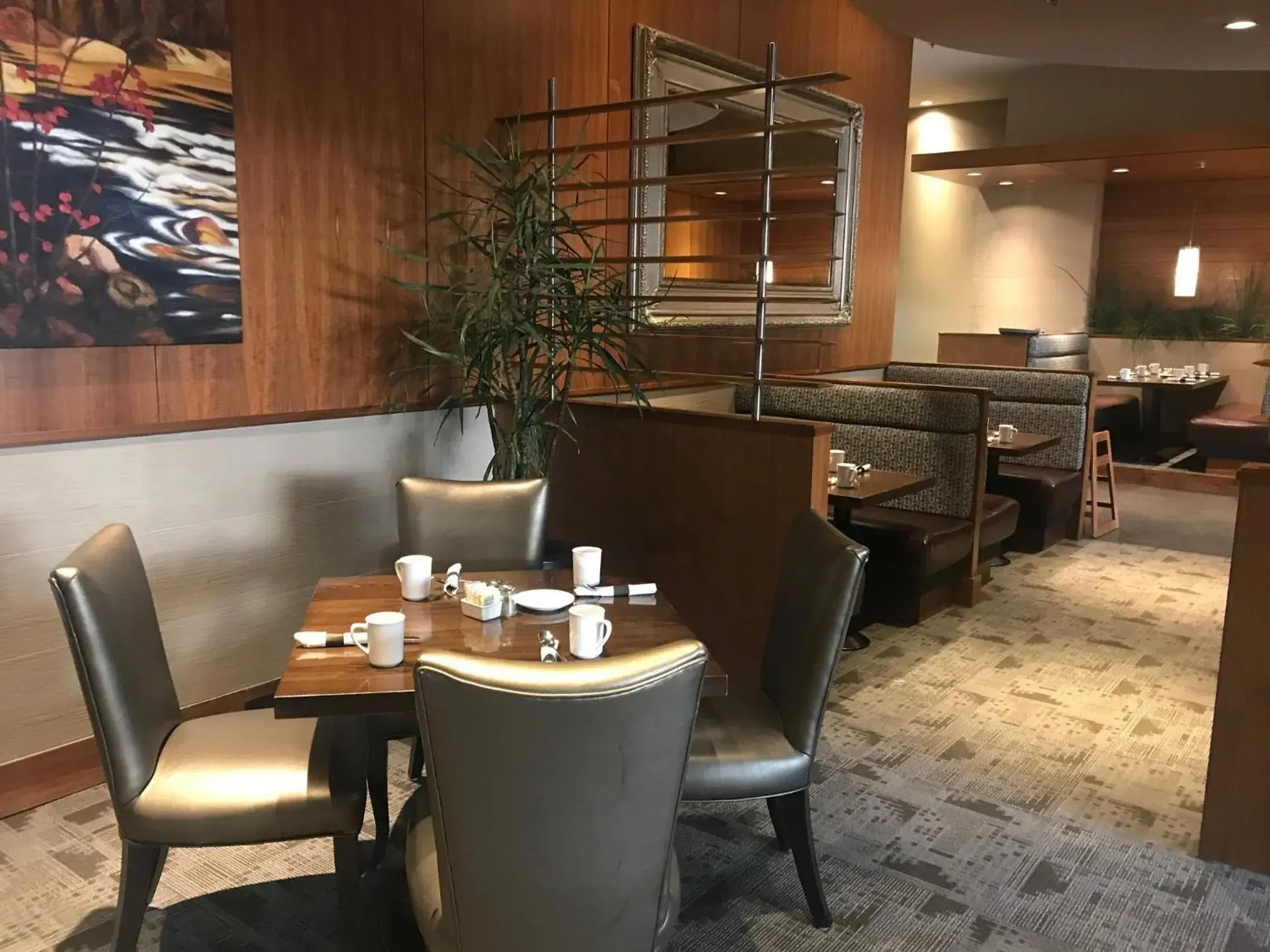 Restaurant/places to eat in Best Western Premier Chateau Granville Hotel & Suites & Conference Centre Restaurant/places to eat in Best Western Premier Chateau Granville Hotel & Suites & Conference Centre