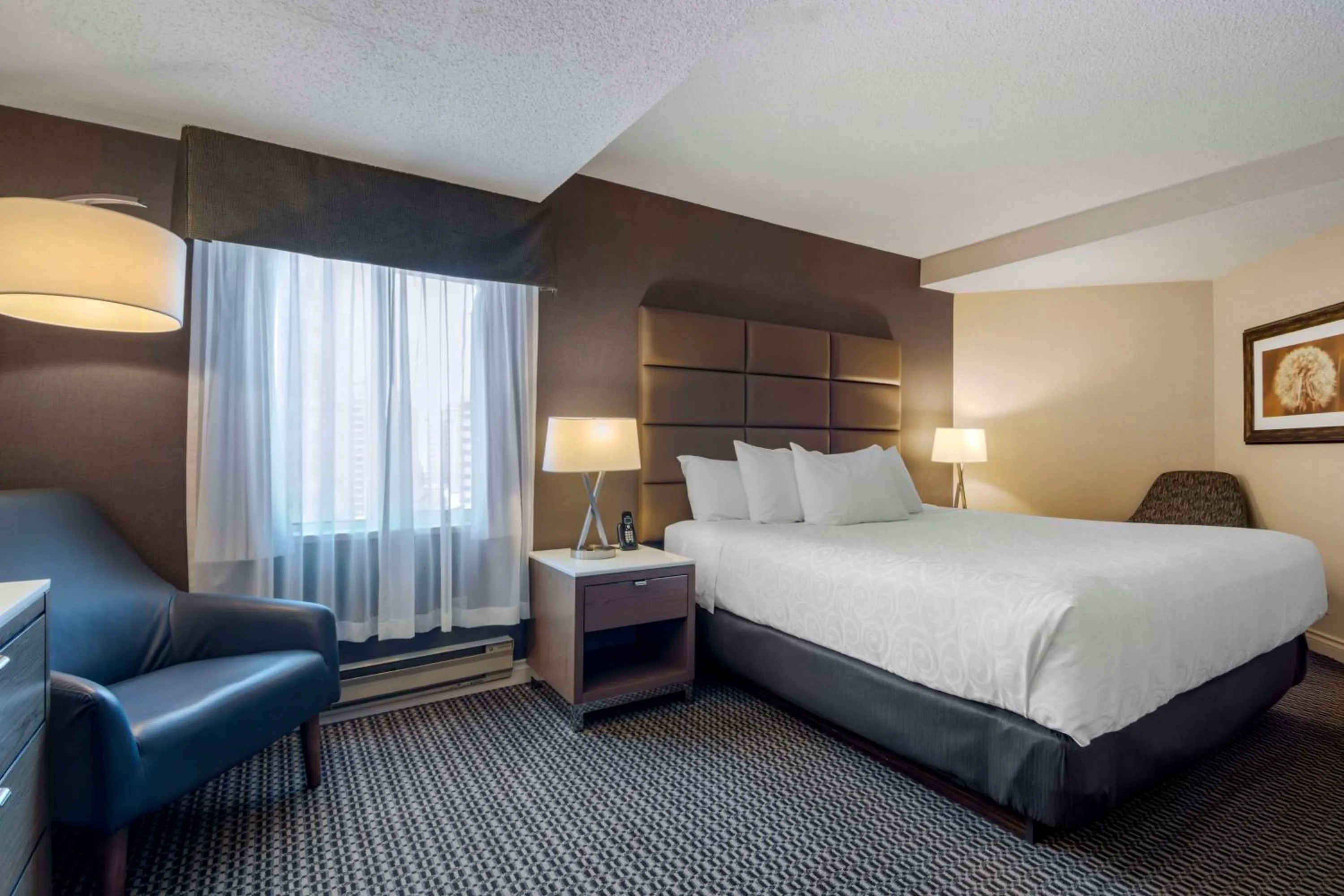 Bedroom, Bed in Best Western Premier Chateau Granville Hotel & Suites & Conference Centre