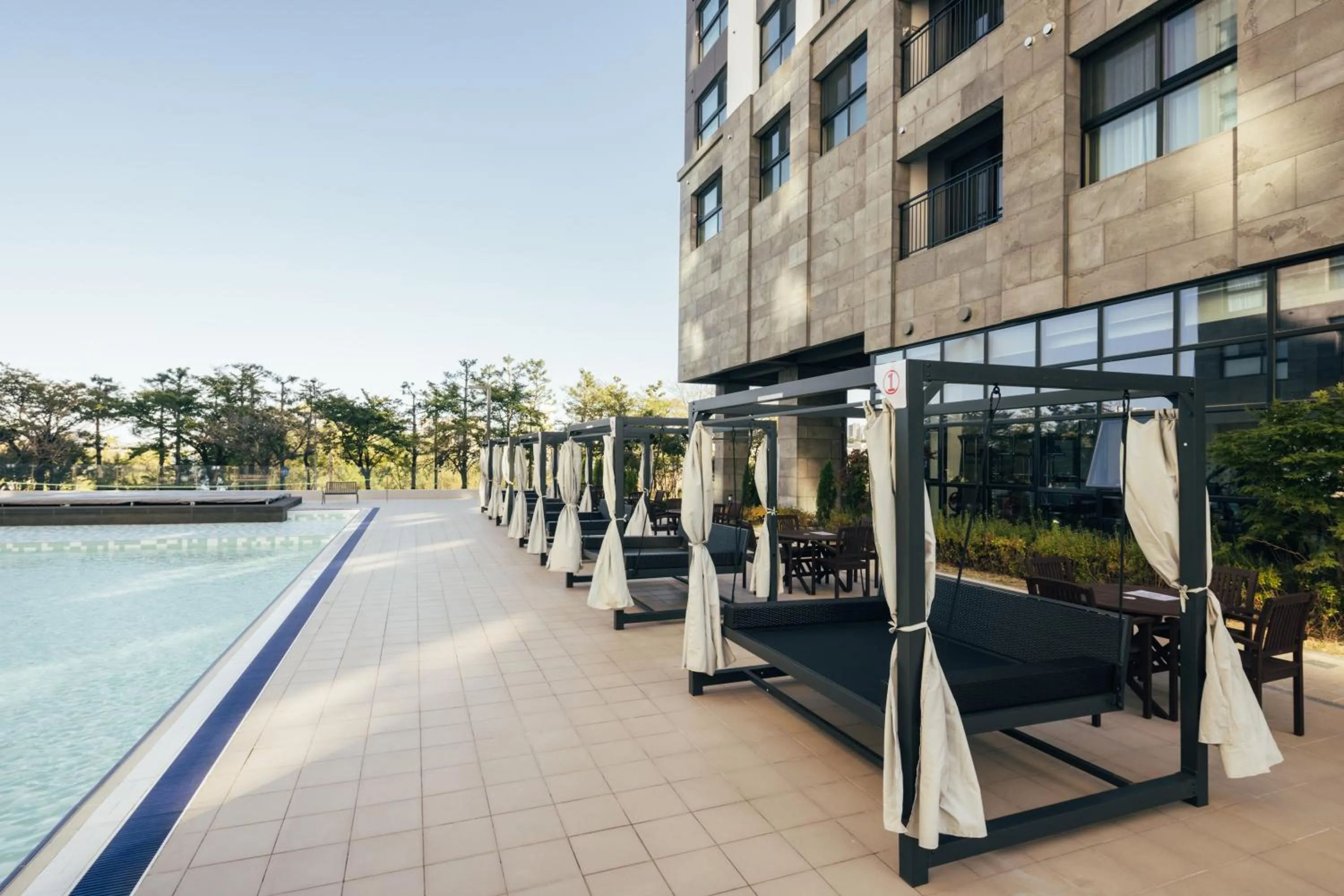 Swimming pool in Chestertons Sokcho