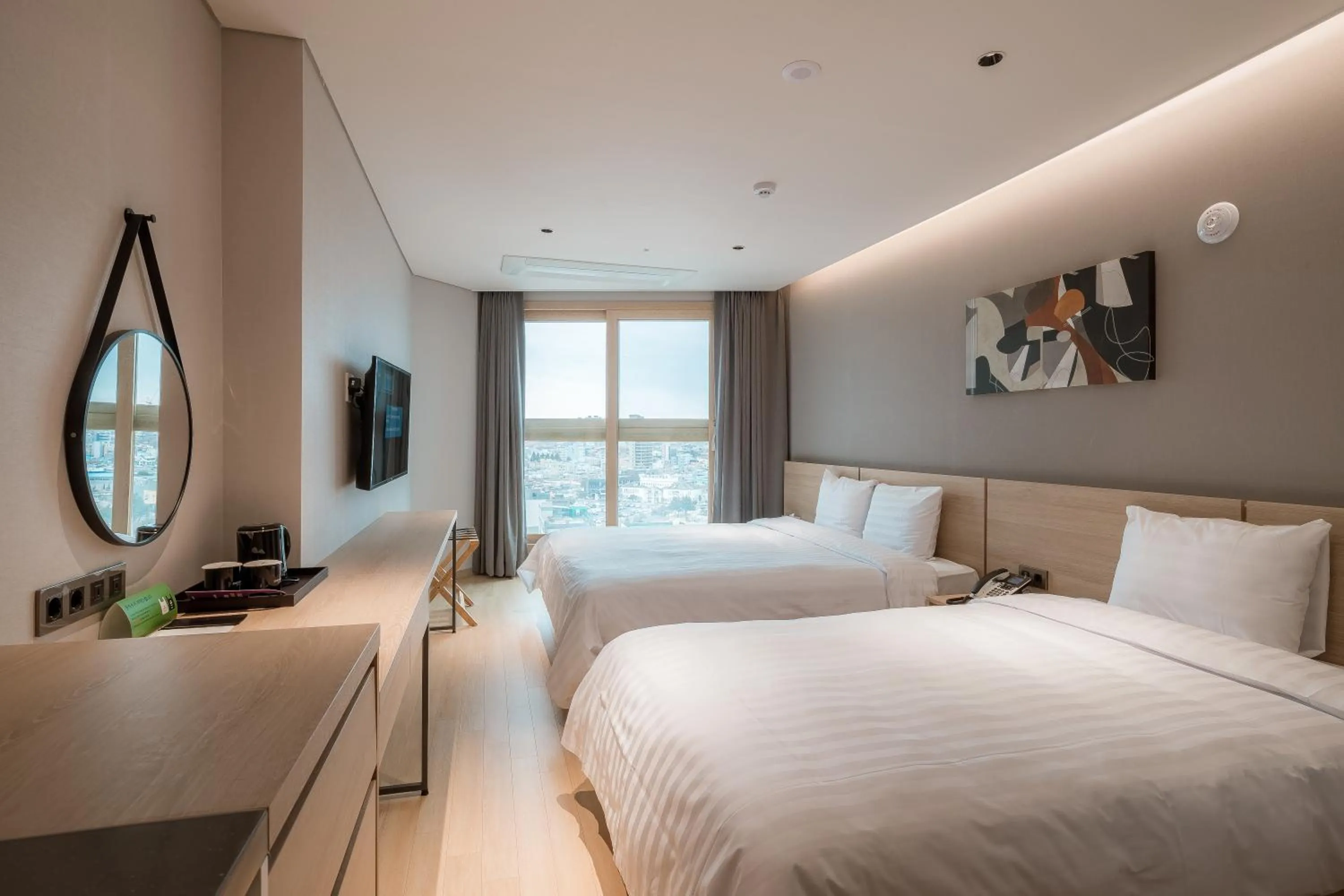 Photo of the whole room, Bed in Chestertons Sokcho