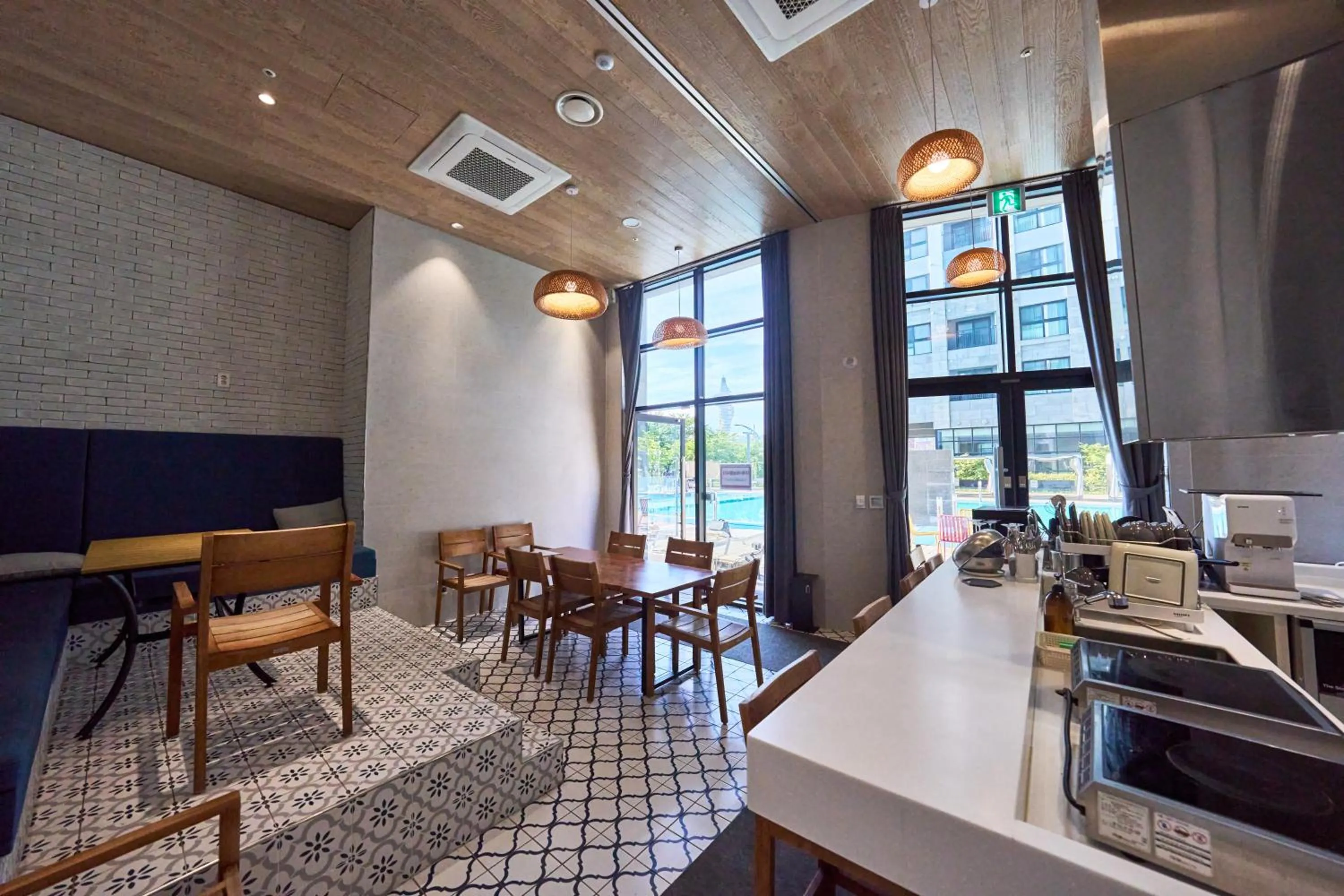 Swimming pool in Chestertons Sokcho