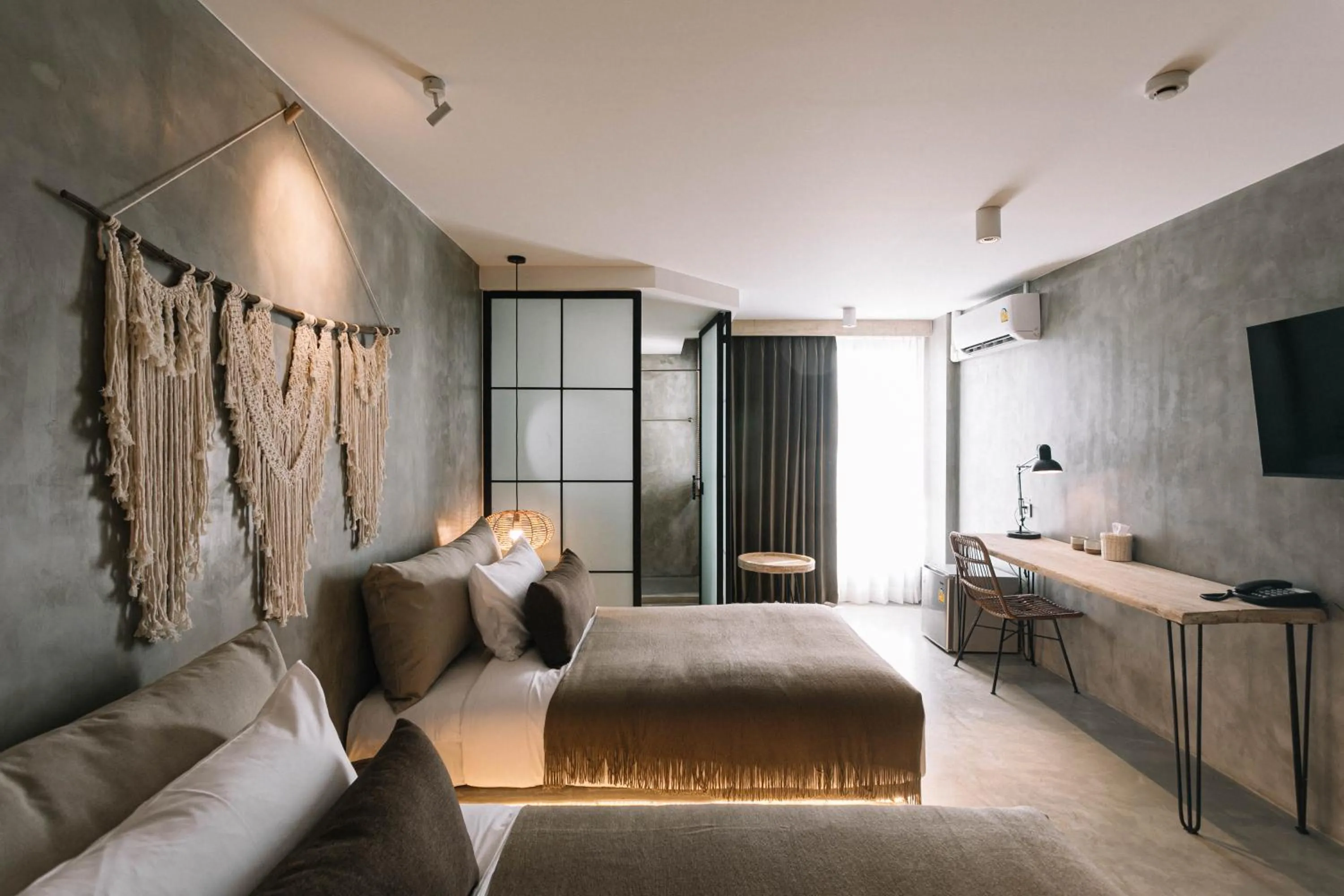 Photo of the whole room, Bed in Glory Wabi Sabi Hotel 清迈古城荣耀侘寂酒店