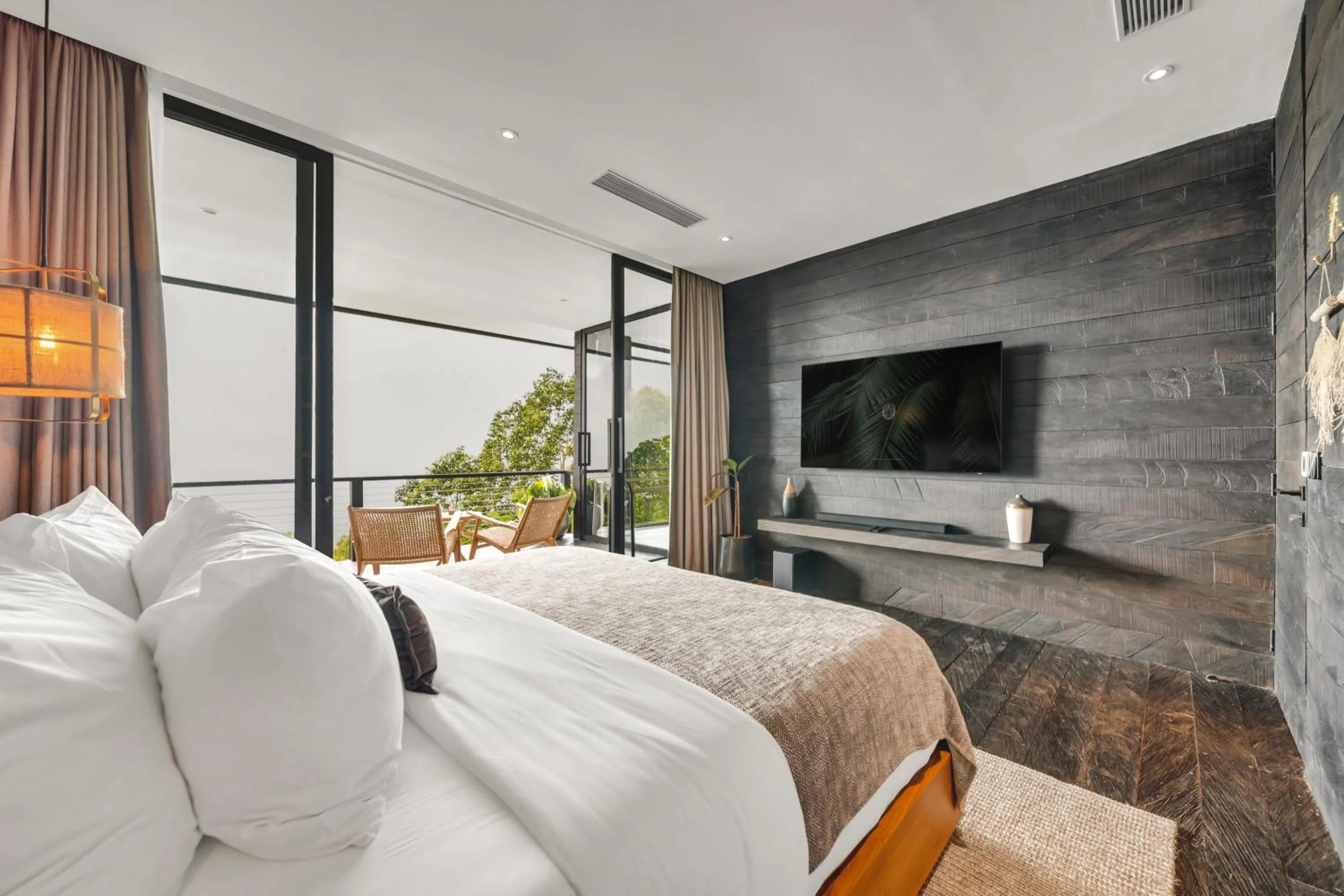 TV and multimedia, Bed in Munduk Cabins