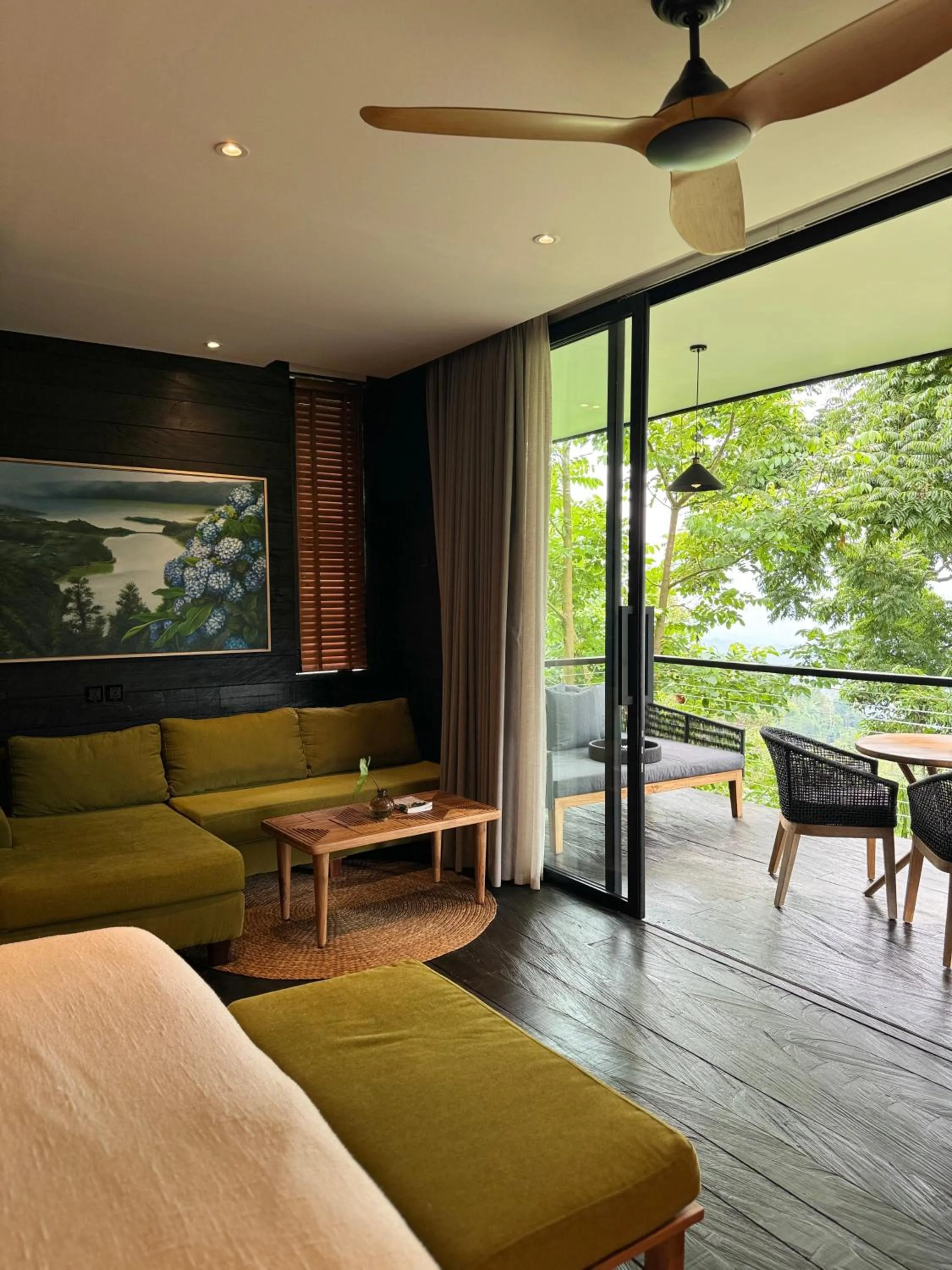 Seating area in Munduk Cabins