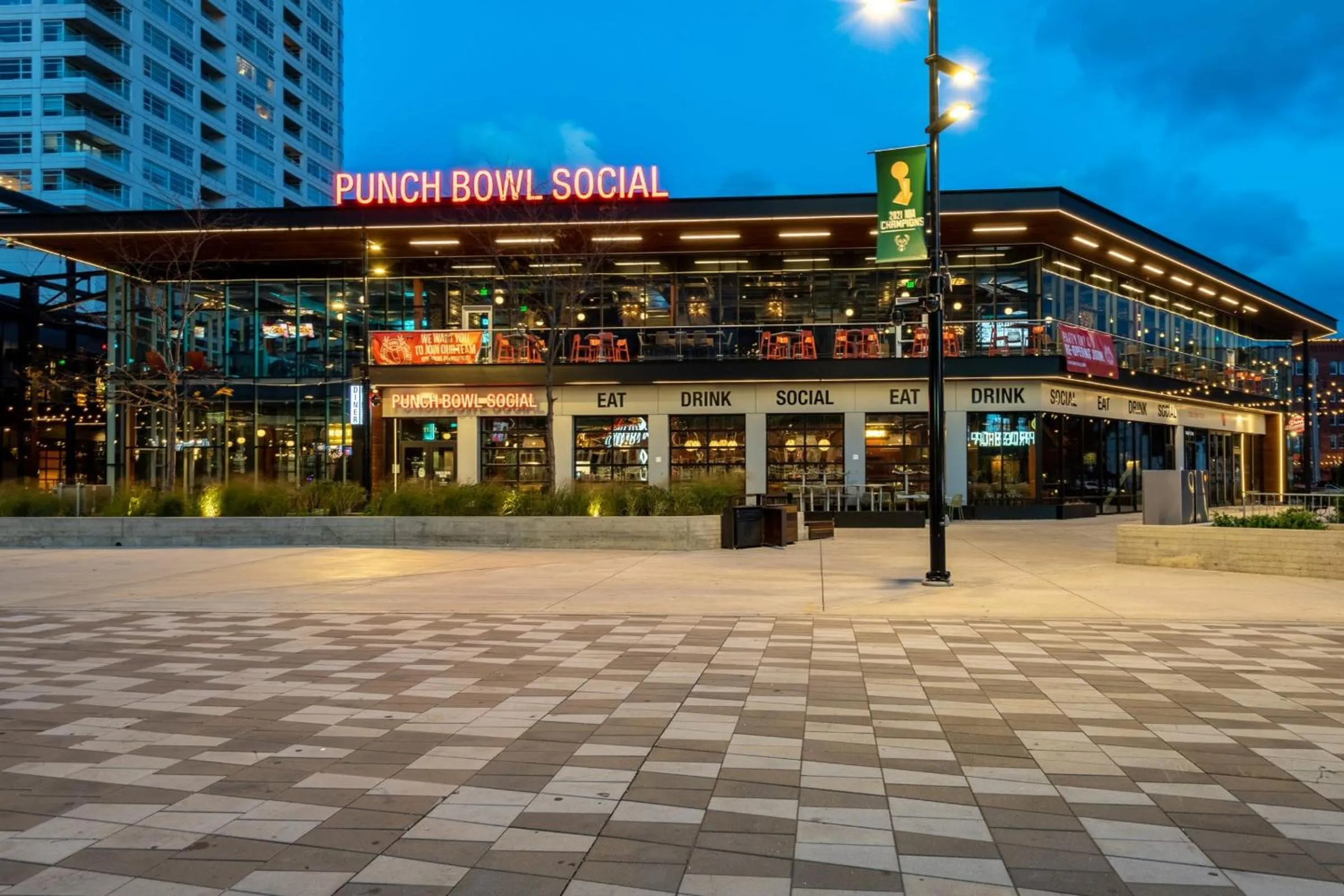 Modern 1BR Apt with Rooftop, Gym, and Parking