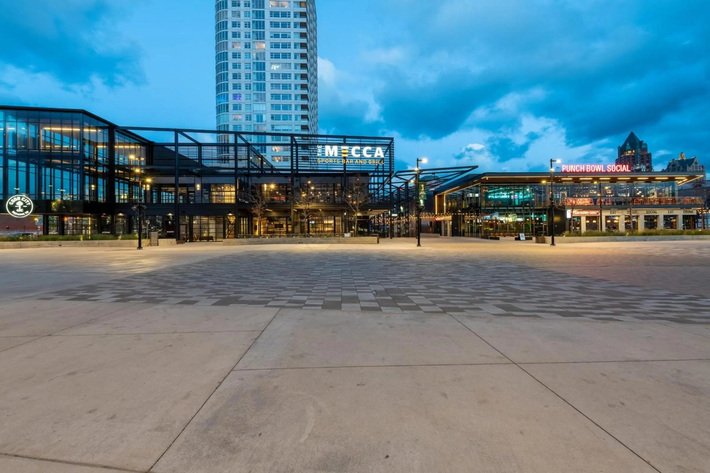 Modern 1BR Apt with Rooftop, Gym, and Parking