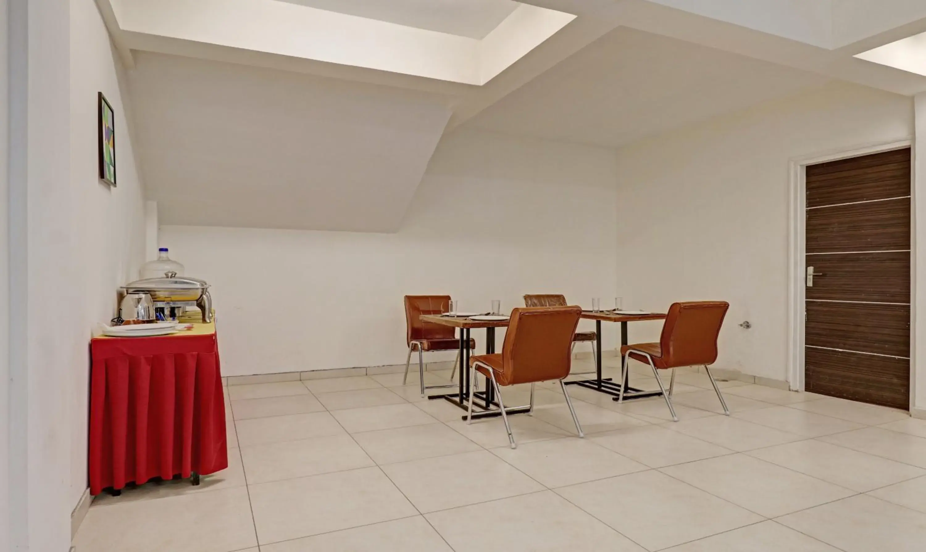 Restaurant/places to eat in Treebo Fortune Stay Restaurant/places to eat in Treebo Fortune Stay