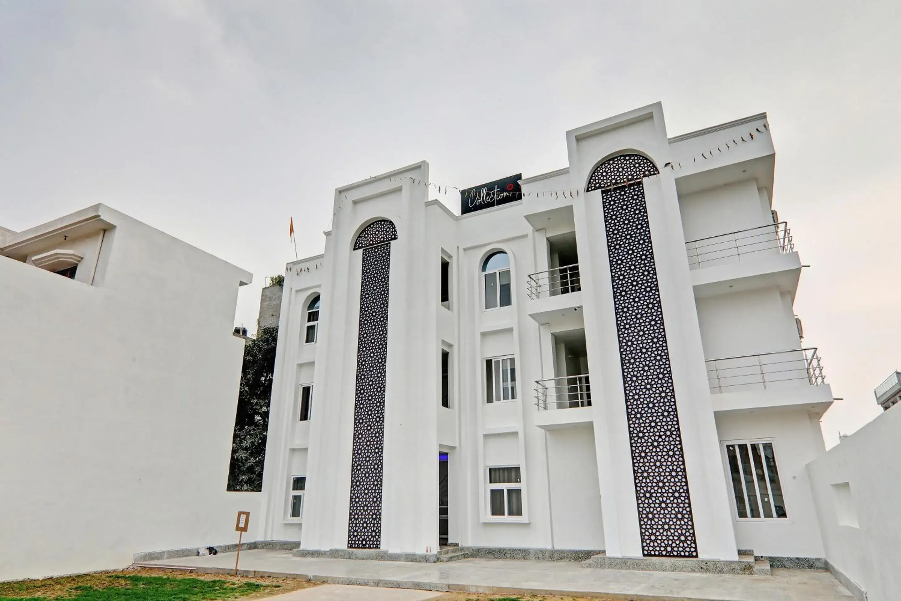 Super Collection O Yamuna Palace Near Gomti Riverfront Park Super Collection O Yamuna Palace Near Gomti Riverfront Park